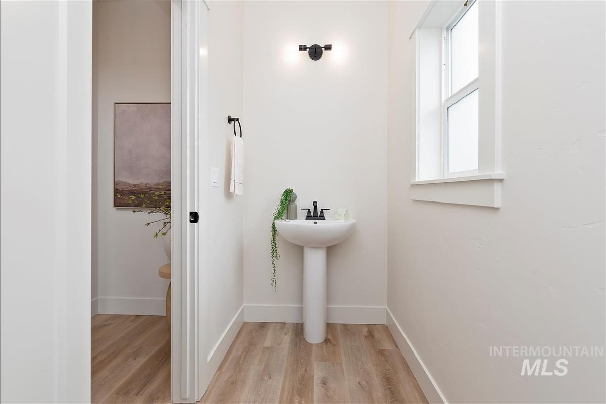 320 N Sauer River Ln, Eagle, Idaho 83616, 3 Bedrooms, 2.5 Bathrooms, Residential For Sale, Price $599,900,MLS 98958623