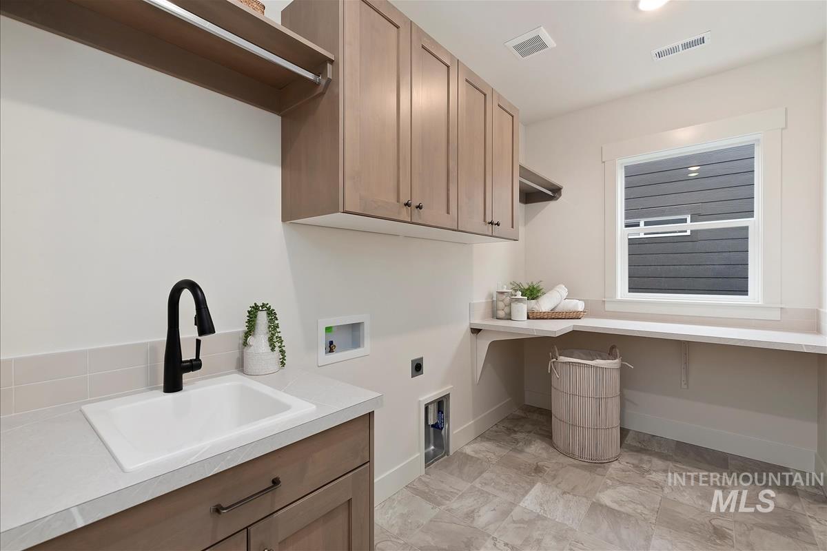 320 N Sauer River Ln, Eagle, Idaho 83616, 3 Bedrooms, 2.5 Bathrooms, Residential For Sale, Price $599,900,MLS 98958623