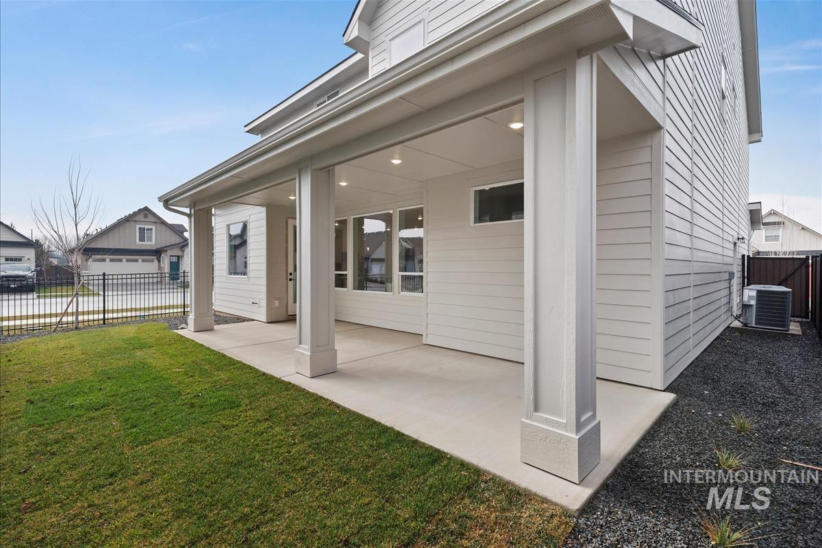 320 N Sauer River Ln, Eagle, Idaho 83616, 3 Bedrooms, 2.5 Bathrooms, Residential For Sale, Price $599,900,MLS 98958623