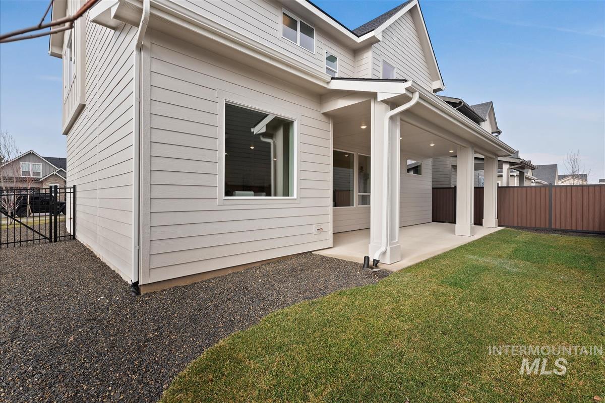 320 N Sauer River Ln, Eagle, Idaho 83616, 3 Bedrooms, 2.5 Bathrooms, Residential For Sale, Price $599,900,MLS 98958623