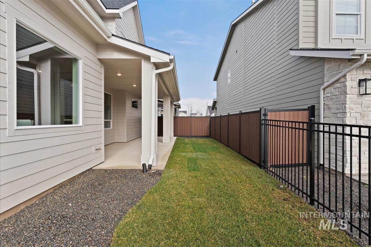 320 N Sauer River Ln, Eagle, Idaho 83616, 3 Bedrooms, 2.5 Bathrooms, Residential For Sale, Price $599,900,MLS 98958623