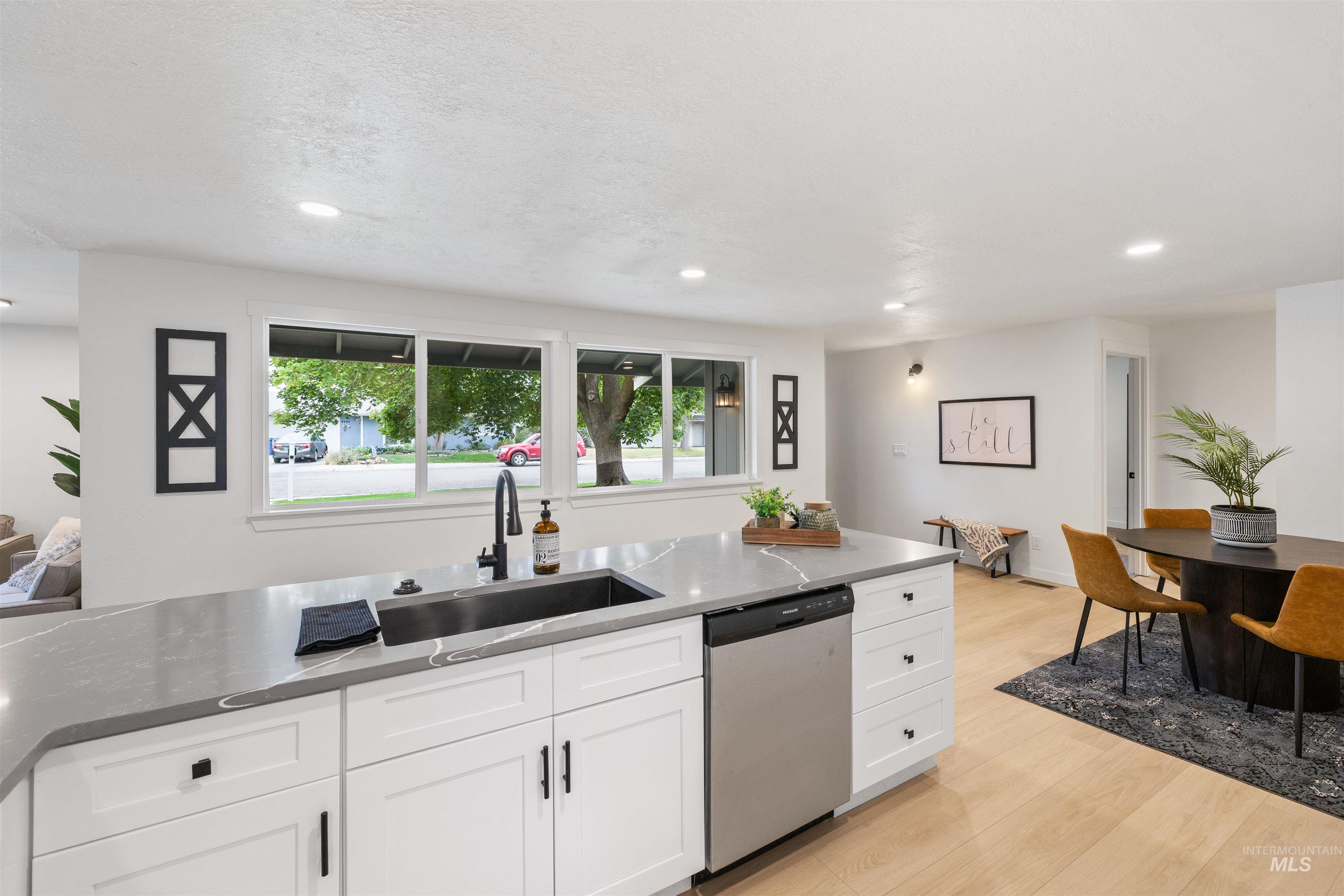 10000 Tudor Dr, Boise, Idaho 83704-5263, 4 Bedrooms, 3 Bathrooms, Residential For Sale, Price $529,999,MLS 98958625