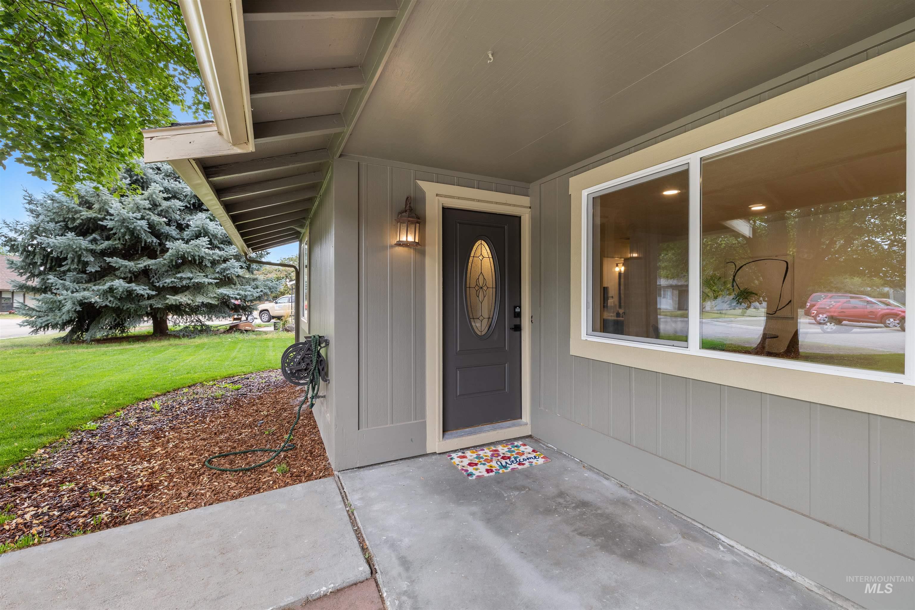 10000 Tudor Dr, Boise, Idaho 83704-5263, 4 Bedrooms, 3 Bathrooms, Residential For Sale, Price $529,999,MLS 98958625