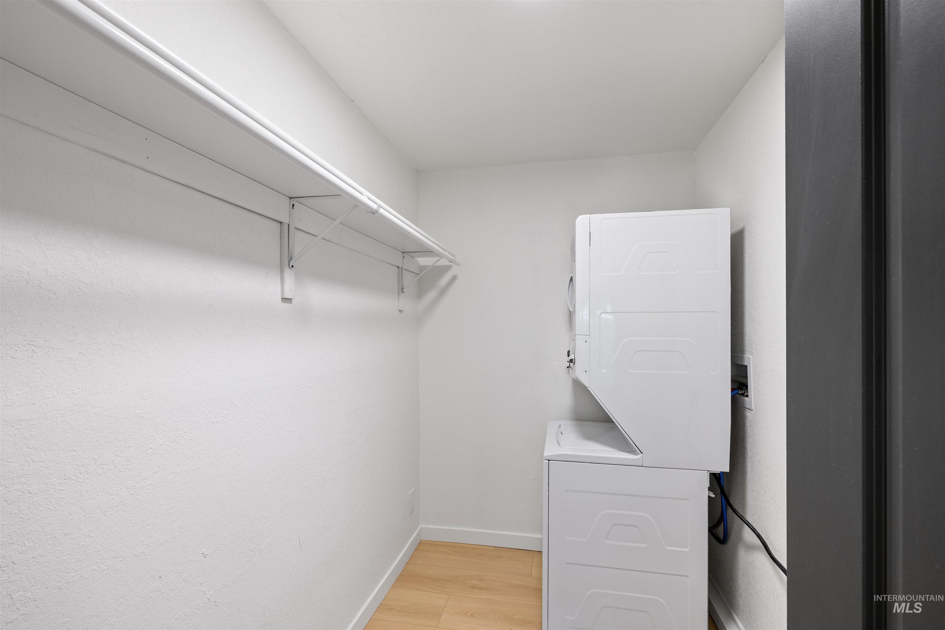 10000 Tudor Dr, Boise, Idaho 83704-5263, 4 Bedrooms, 3 Bathrooms, Residential For Sale, Price $529,999,MLS 98958625