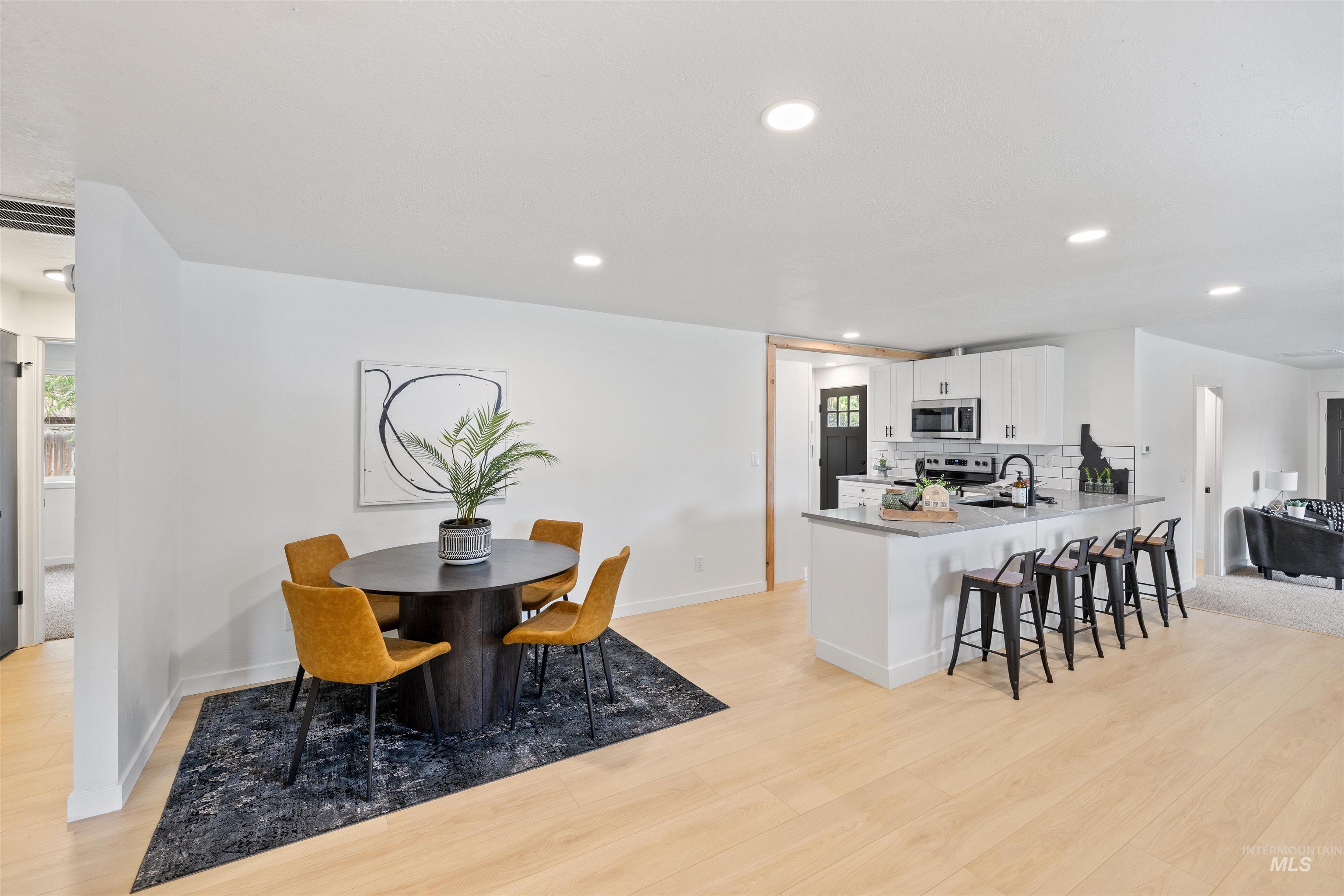 10000 Tudor Dr, Boise, Idaho 83704-5263, 4 Bedrooms, 3 Bathrooms, Residential For Sale, Price $529,999,MLS 98958625