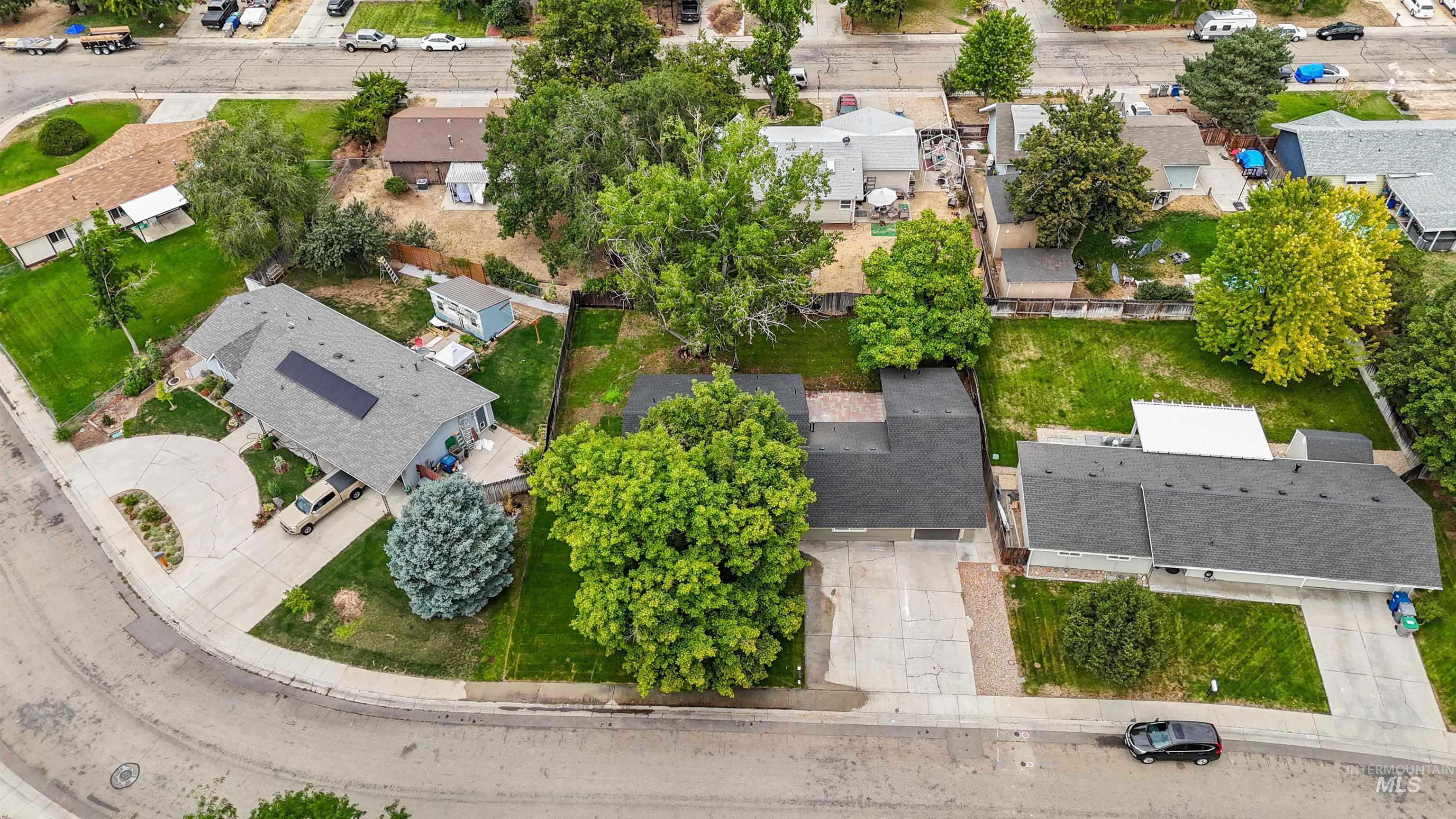 10000 Tudor Dr, Boise, Idaho 83704-5263, 4 Bedrooms, 3 Bathrooms, Residential For Sale, Price $529,999,MLS 98958625