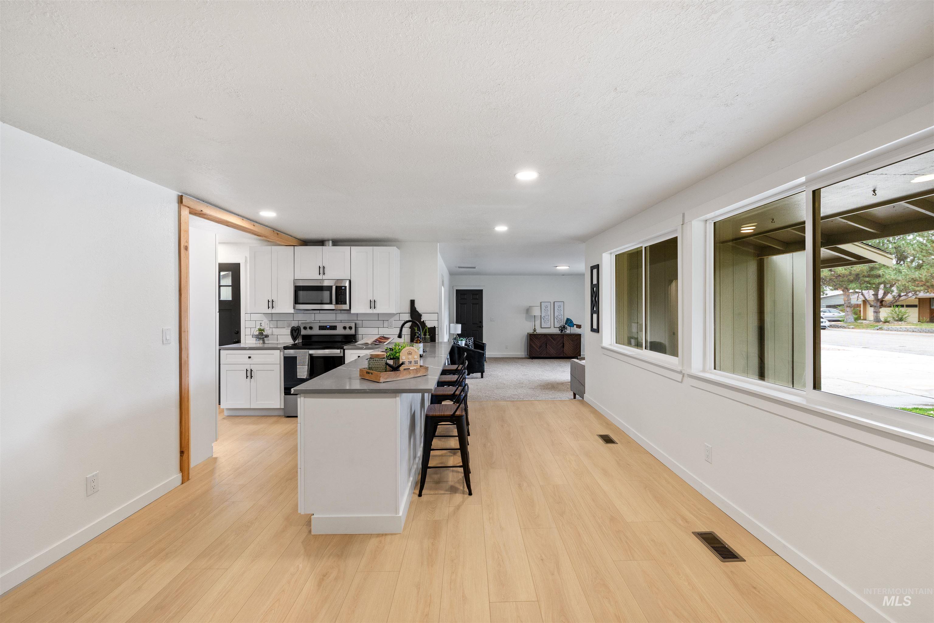 10000 Tudor Dr, Boise, Idaho 83704-5263, 4 Bedrooms, 3 Bathrooms, Residential For Sale, Price $529,999,MLS 98958625