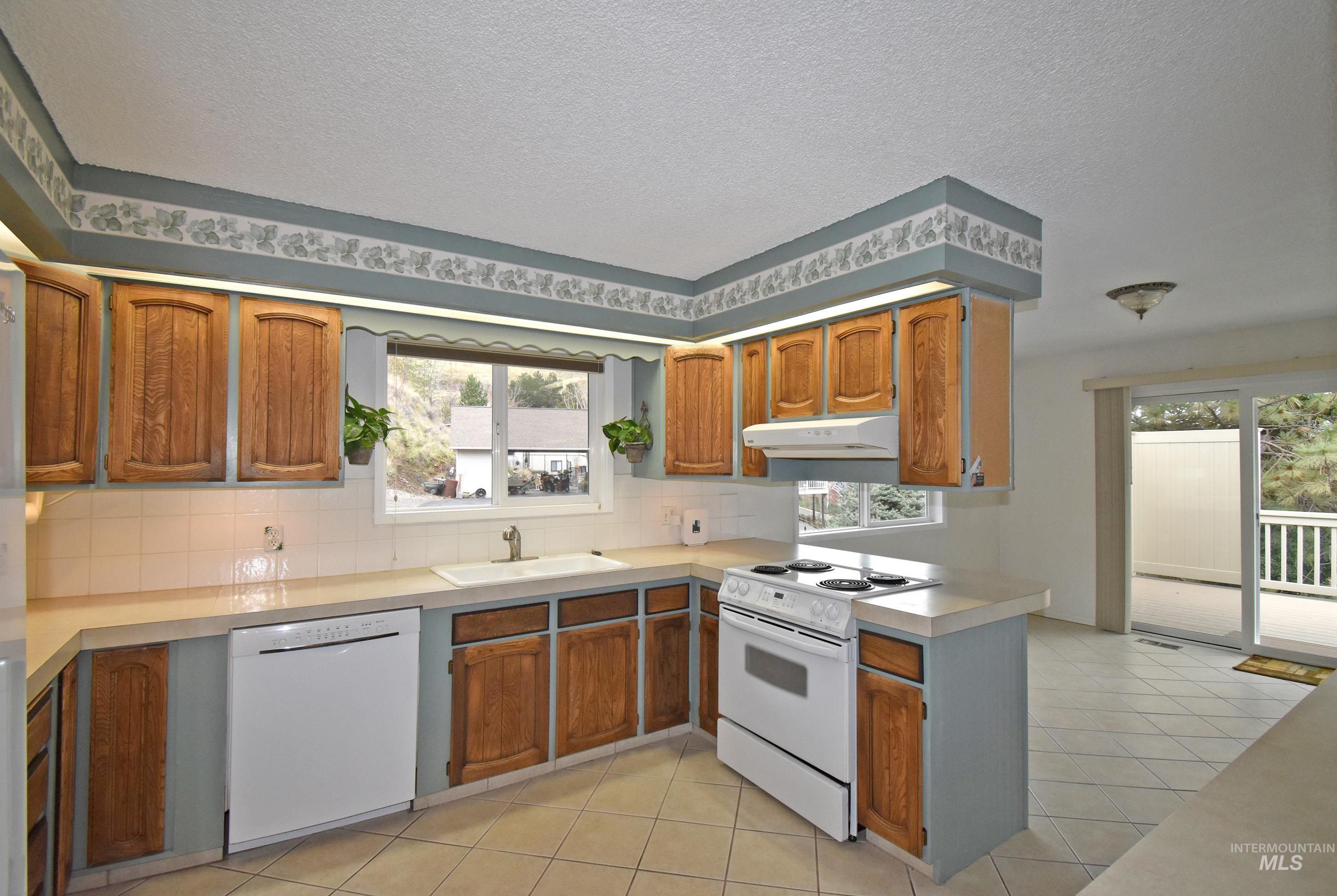 413 Garfield Street, Asotin, Washington 99402, 3 Bedrooms, 3 Bathrooms, Residential For Sale, Price $475,000,MLS 98958656