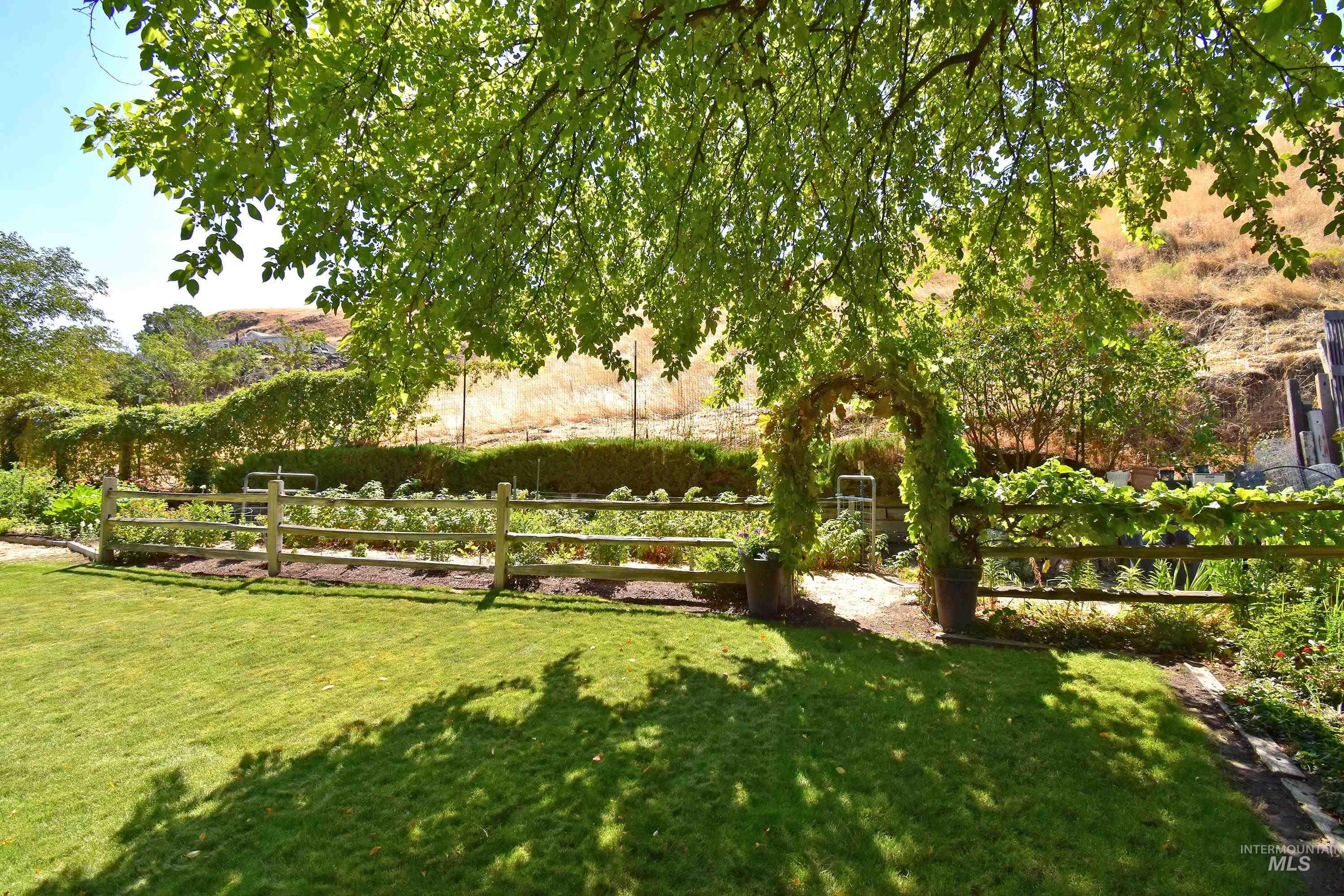 413 Garfield Street, Asotin, Washington 99402, 3 Bedrooms, 3 Bathrooms, Residential For Sale, Price $475,000,MLS 98958656