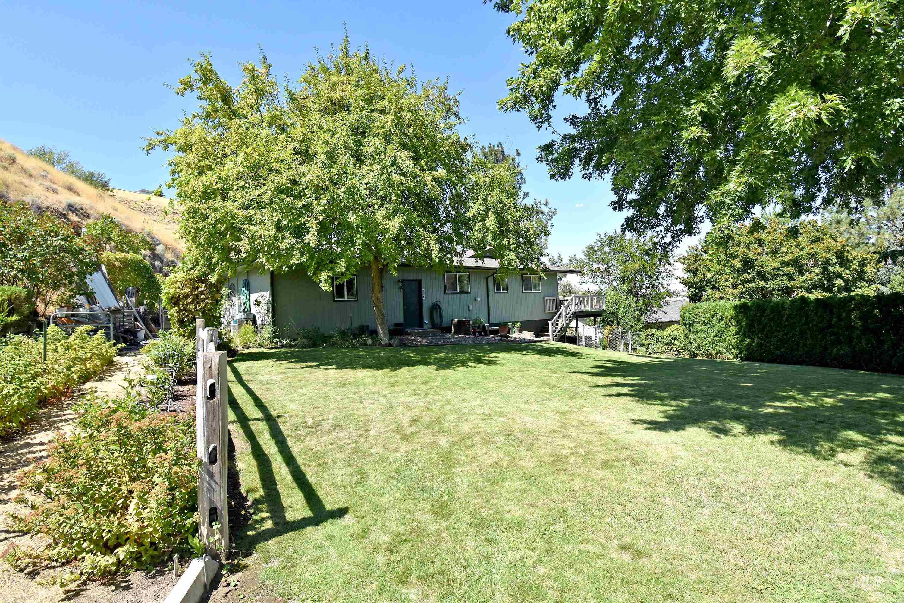 413 Garfield Street, Asotin, Washington 99402, 3 Bedrooms, 3 Bathrooms, Residential For Sale, Price $424,000, 98958656