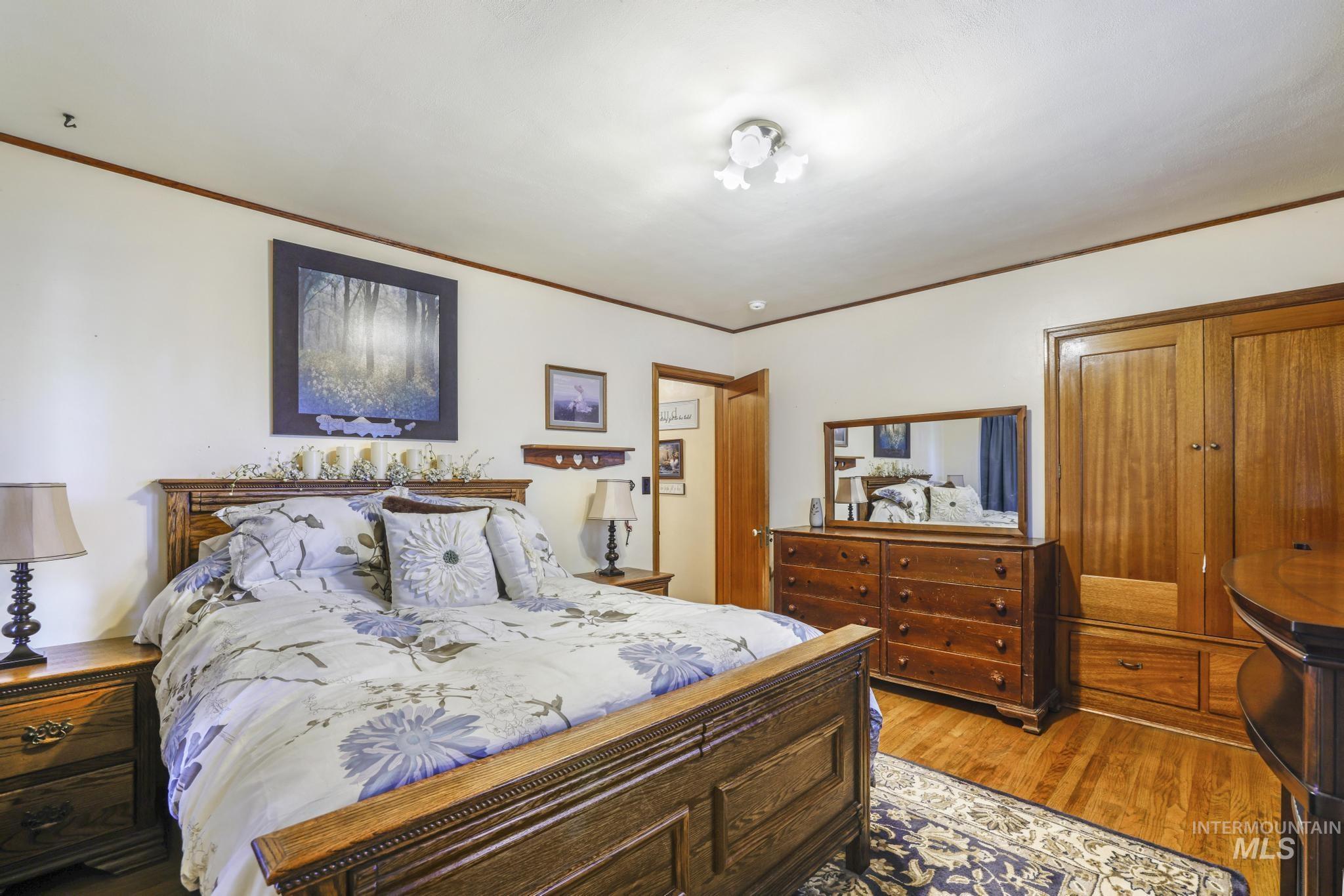 409 E Main St, Jerome, Idaho 83338-2437, 5 Bedrooms, 2 Bathrooms, Residential For Sale, Price $377,000,MLS 98958693