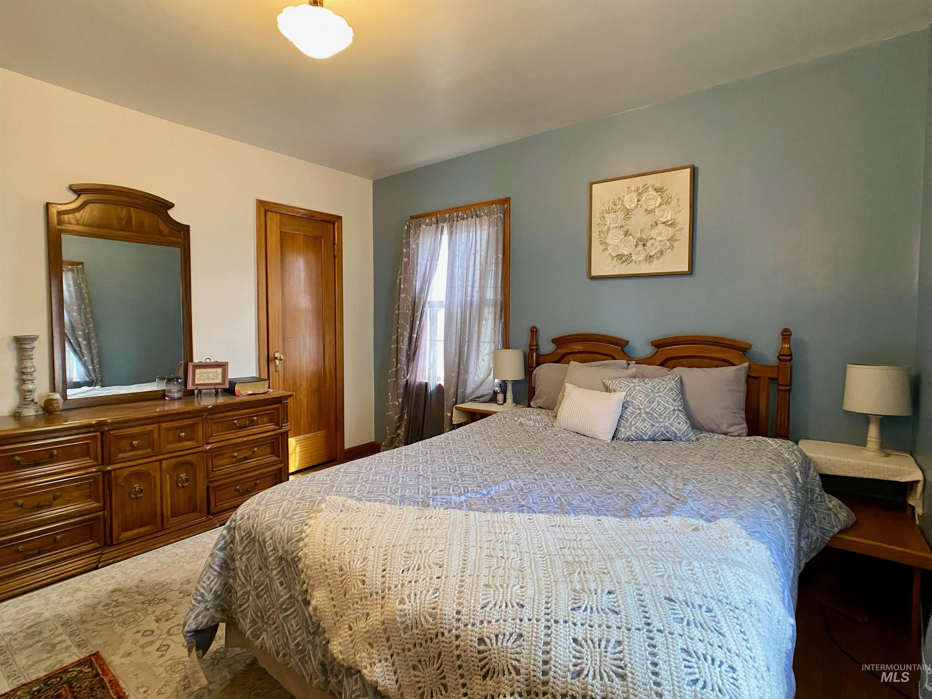 409 E Main St, Jerome, Idaho 83338-2437, 5 Bedrooms, 2 Bathrooms, Residential For Sale, Price $377,000,MLS 98958693