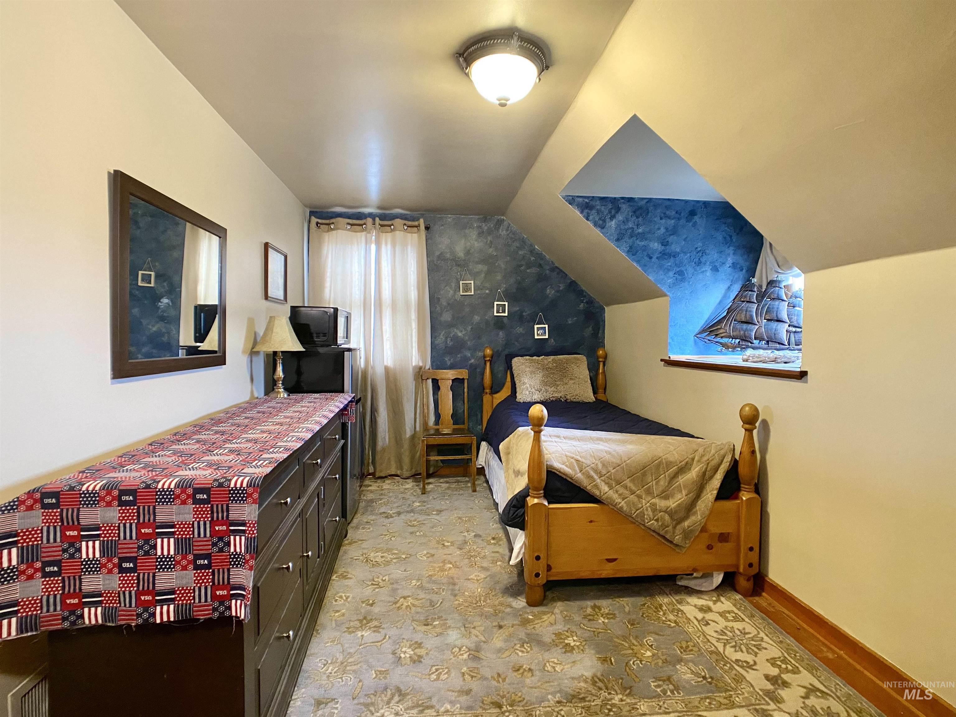 409 E Main St, Jerome, Idaho 83338-2437, 5 Bedrooms, 2 Bathrooms, Residential For Sale, Price $377,000,MLS 98958693