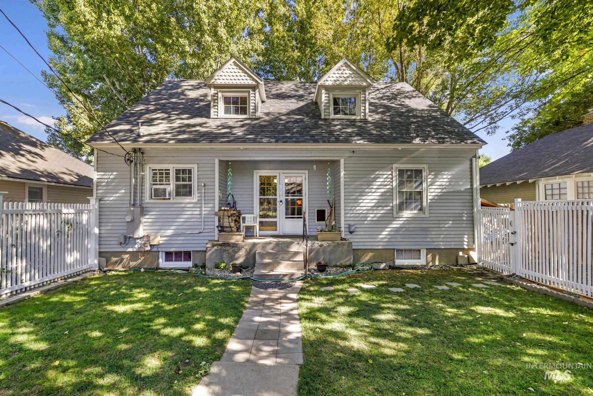 409 E Main St, Jerome, Idaho 83338-2437, 5 Bedrooms, 2 Bathrooms, Residential For Sale, Price $377,000,MLS 98958693