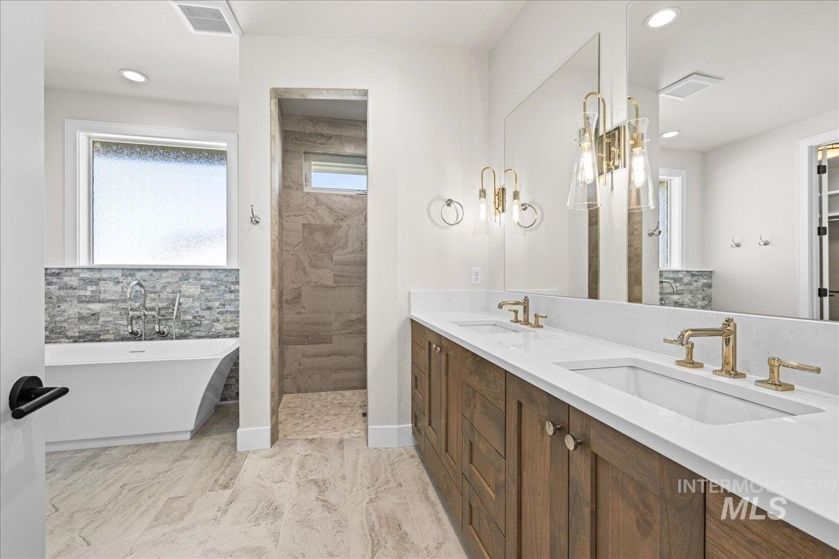 7492 E Newcastle Dr, Nampa, Idaho 83687, 3 Bedrooms, 2.5 Bathrooms, Residential For Sale, Price $915,000,MLS 98958702