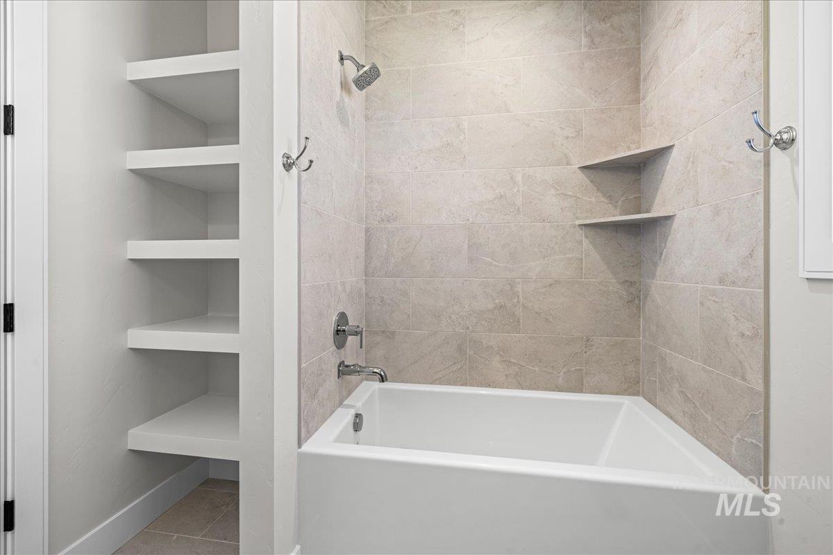 7492 E Newcastle Dr, Nampa, Idaho 83687, 3 Bedrooms, 2.5 Bathrooms, Residential For Sale, Price $915,000,MLS 98958702