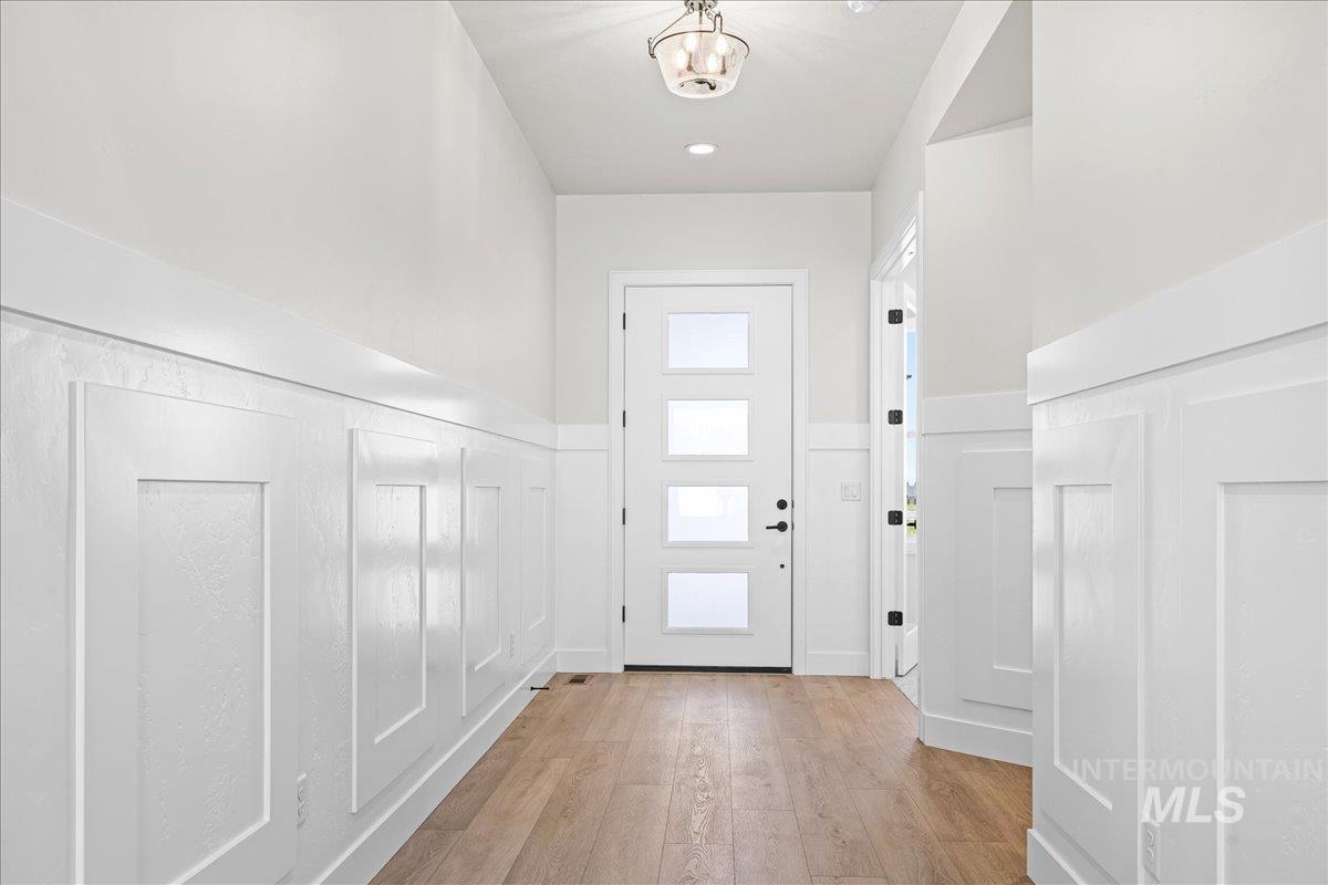 7492 E Newcastle Dr, Nampa, Idaho 83687, 3 Bedrooms, 2.5 Bathrooms, Residential For Sale, Price $915,000,MLS 98958702