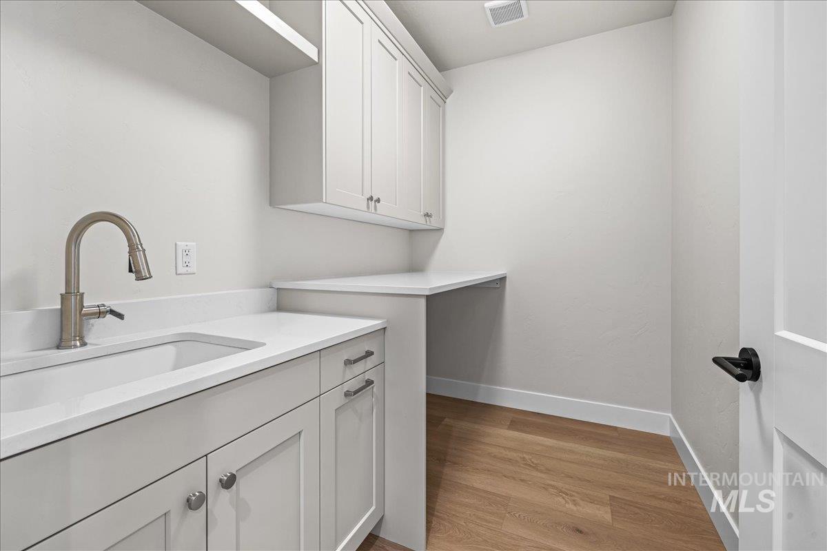 7492 E Newcastle Dr, Nampa, Idaho 83687, 3 Bedrooms, 2.5 Bathrooms, Residential For Sale, Price $915,000,MLS 98958702