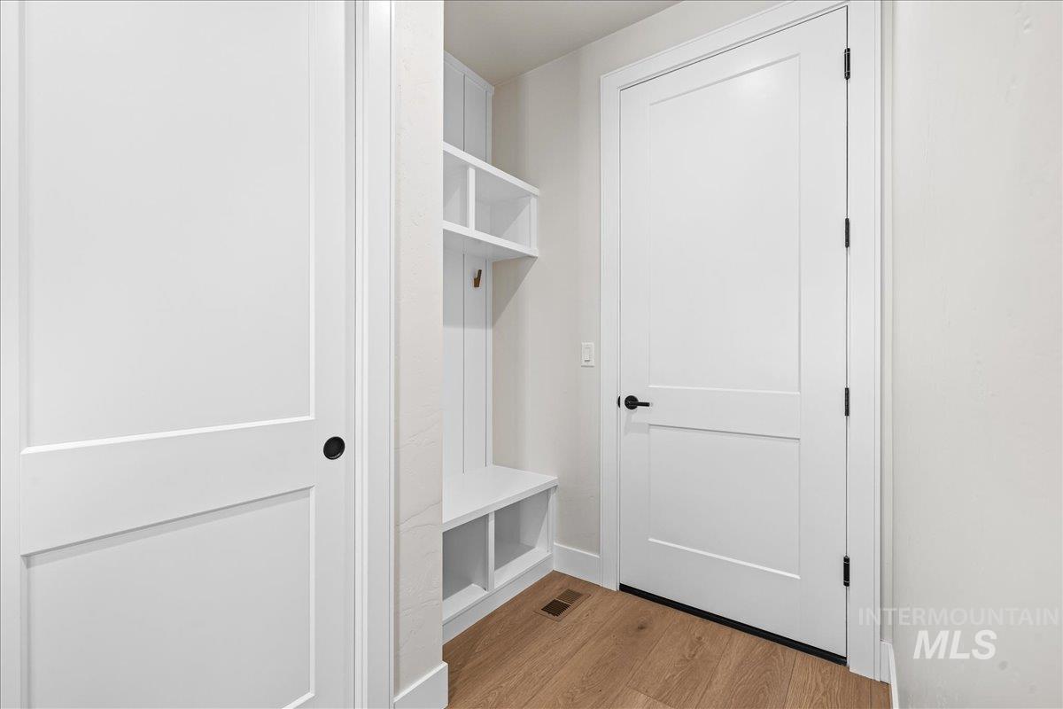 7492 E Newcastle Dr, Nampa, Idaho 83687, 3 Bedrooms, 2.5 Bathrooms, Residential For Sale, Price $915,000,MLS 98958702