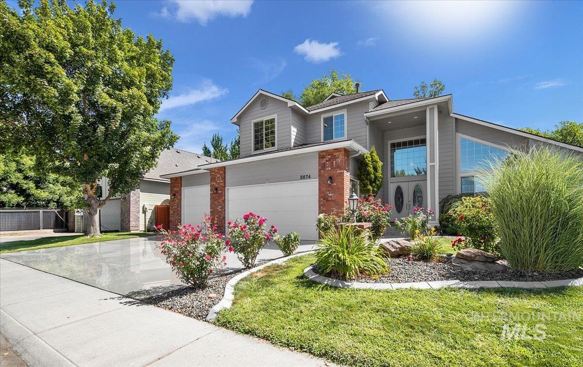 5674 N Heathrow Way, Boise, Idaho 83713, 3 Bedrooms, 2.5 Bathrooms, Residential For Sale, Price $587,900,MLS 98958732
