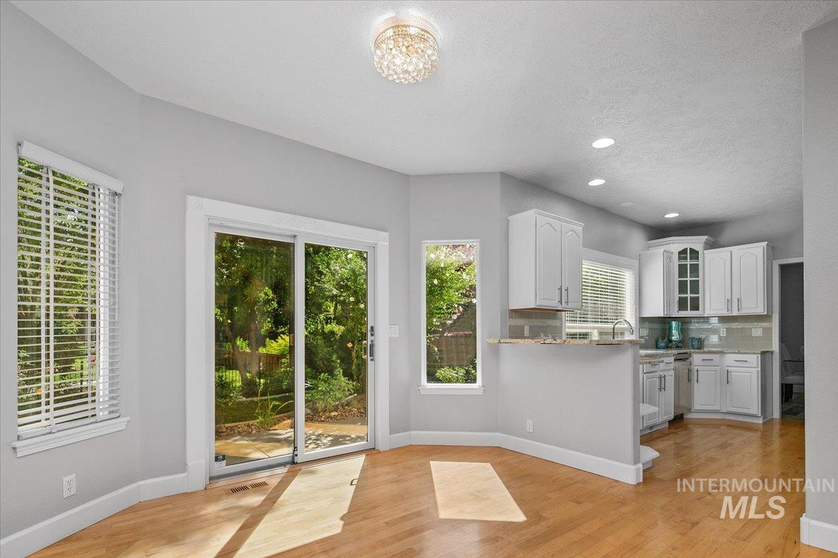 5674 N Heathrow Way, Boise, Idaho 83713, 3 Bedrooms, 2.5 Bathrooms, Residential For Sale, Price $587,900,MLS 98958732