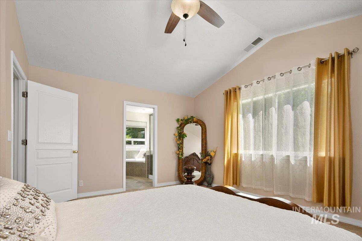 5674 N Heathrow Way, Boise, Idaho 83713, 3 Bedrooms, 2.5 Bathrooms, Residential For Sale, Price $587,900,MLS 98958732