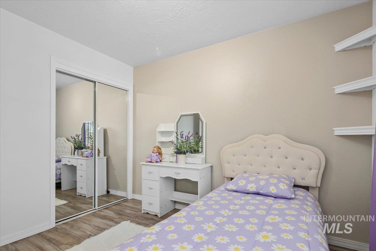 5674 N Heathrow Way, Boise, Idaho 83713, 3 Bedrooms, 2.5 Bathrooms, Residential For Sale, Price $587,900,MLS 98958732