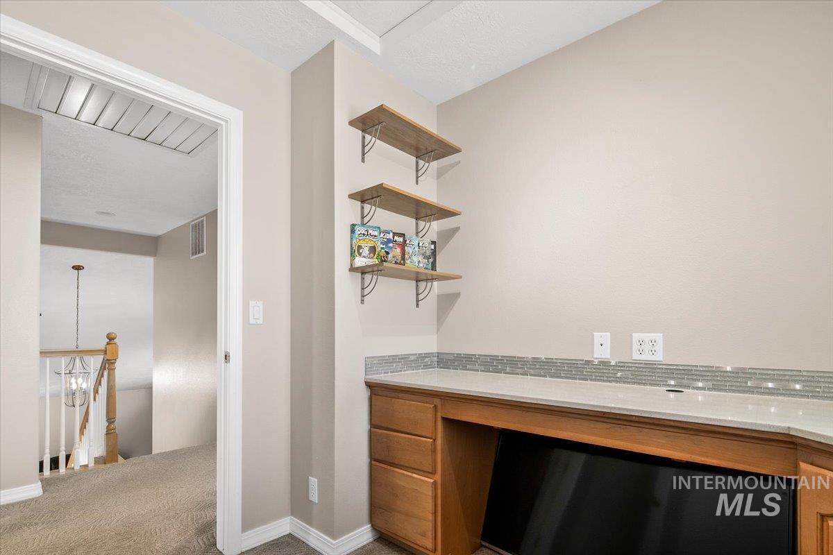 5674 N Heathrow Way, Boise, Idaho 83713, 3 Bedrooms, 2.5 Bathrooms, Residential For Sale, Price $587,900,MLS 98958732