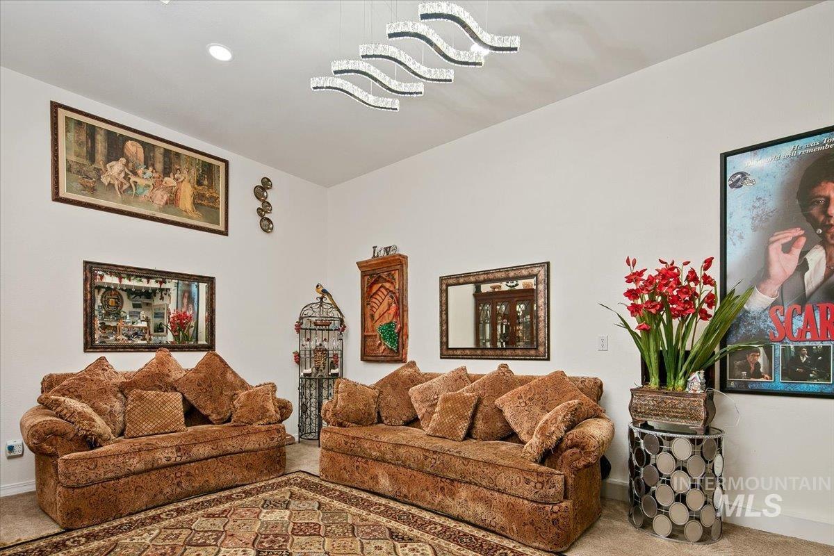 5674 N Heathrow Way, Boise, Idaho 83713, 3 Bedrooms, 2.5 Bathrooms, Residential For Sale, Price $587,900,MLS 98958732