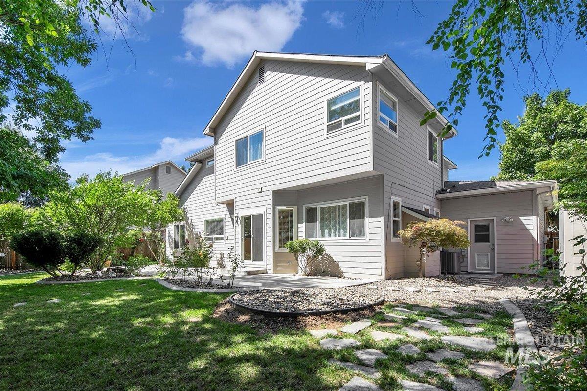 5674 N Heathrow Way, Boise, Idaho 83713, 3 Bedrooms, 2.5 Bathrooms, Residential For Sale, Price $587,900,MLS 98958732