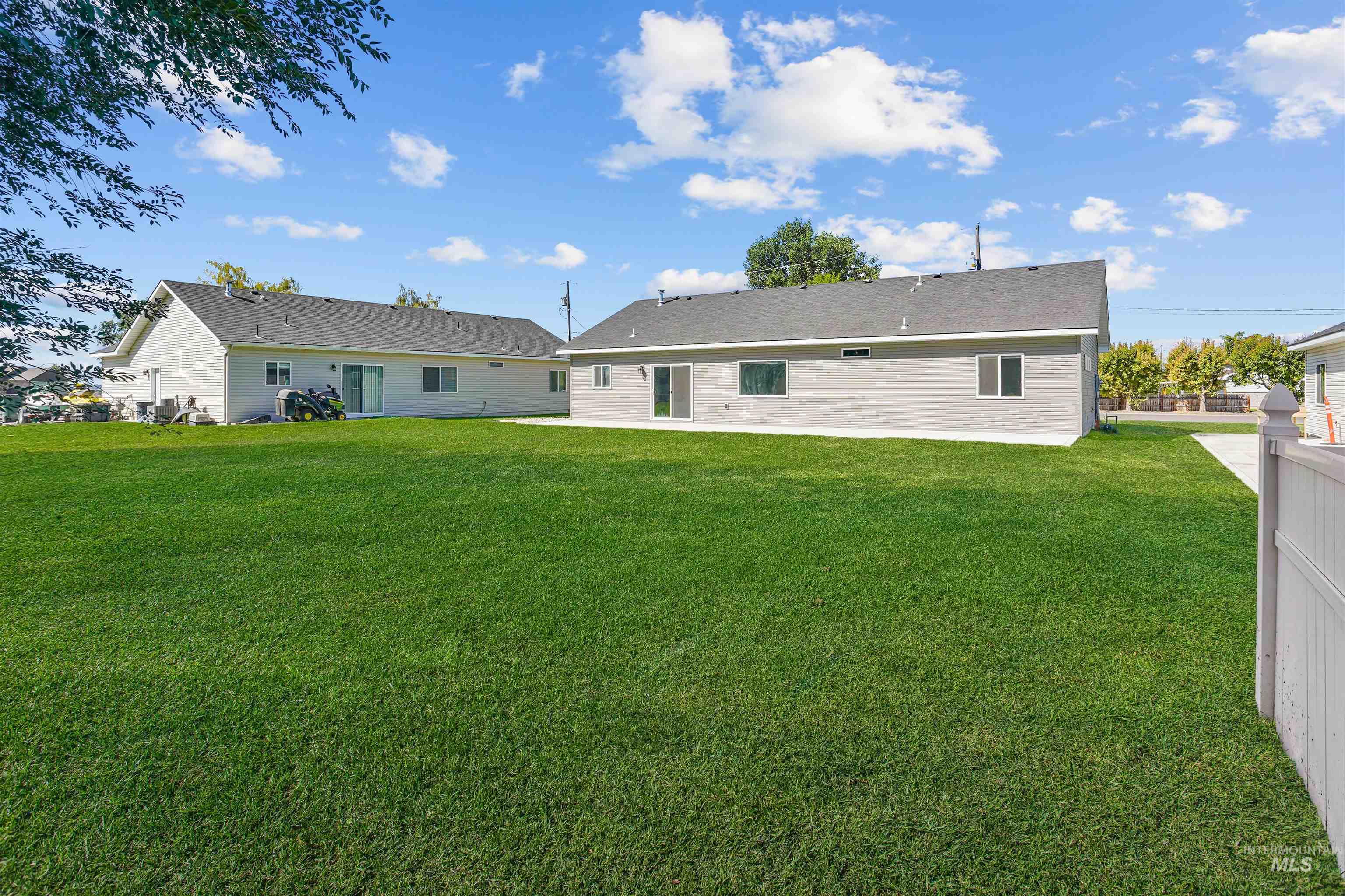 1432 Heritage Drive, Heyburn, Idaho 83336, 4 Bedrooms, 2 Bathrooms, Residential For Sale, Price $355,000,MLS 98958742