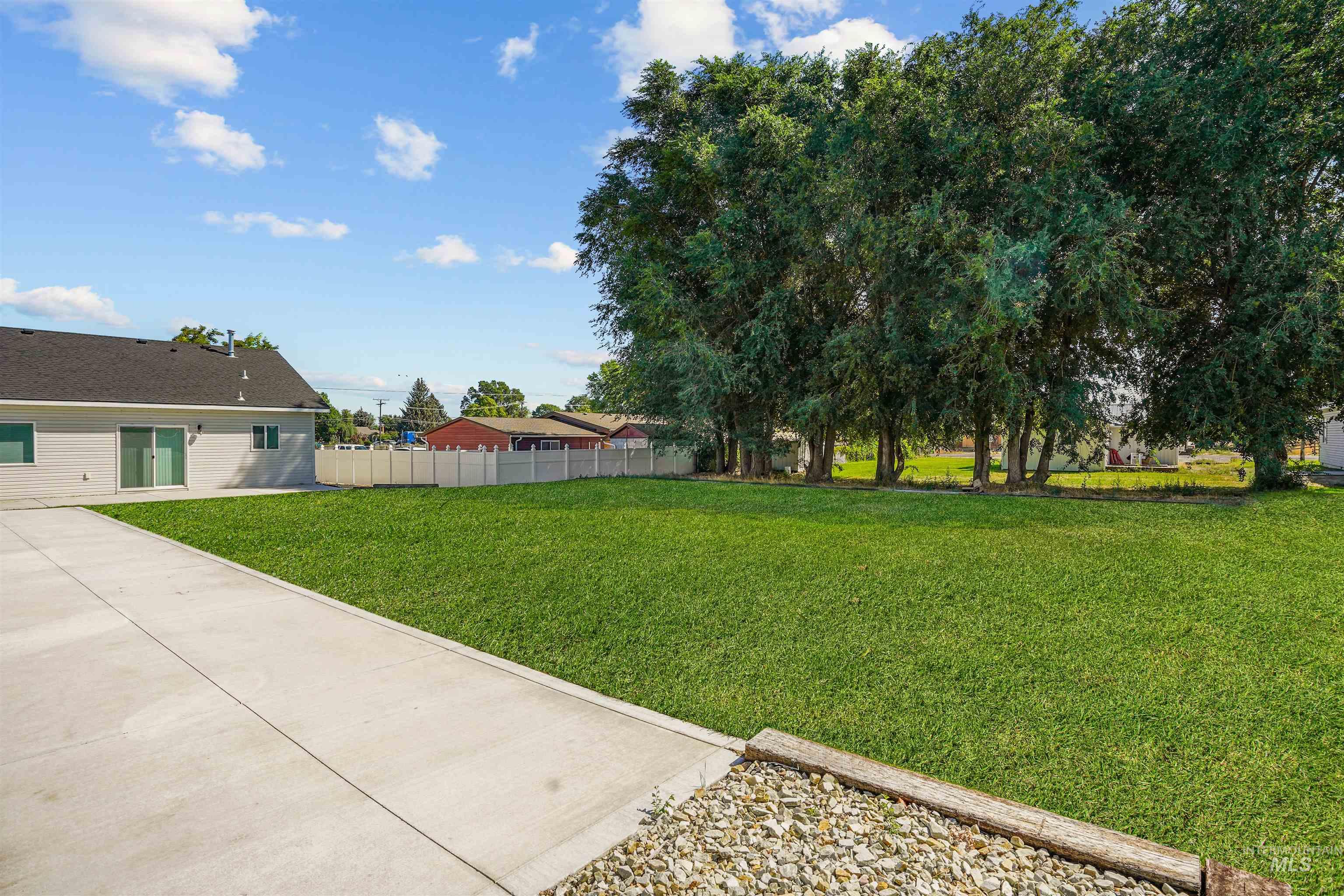 1432 Heritage Drive, Heyburn, Idaho 83336, 4 Bedrooms, 2 Bathrooms, Residential For Sale, Price $355,000,MLS 98958742