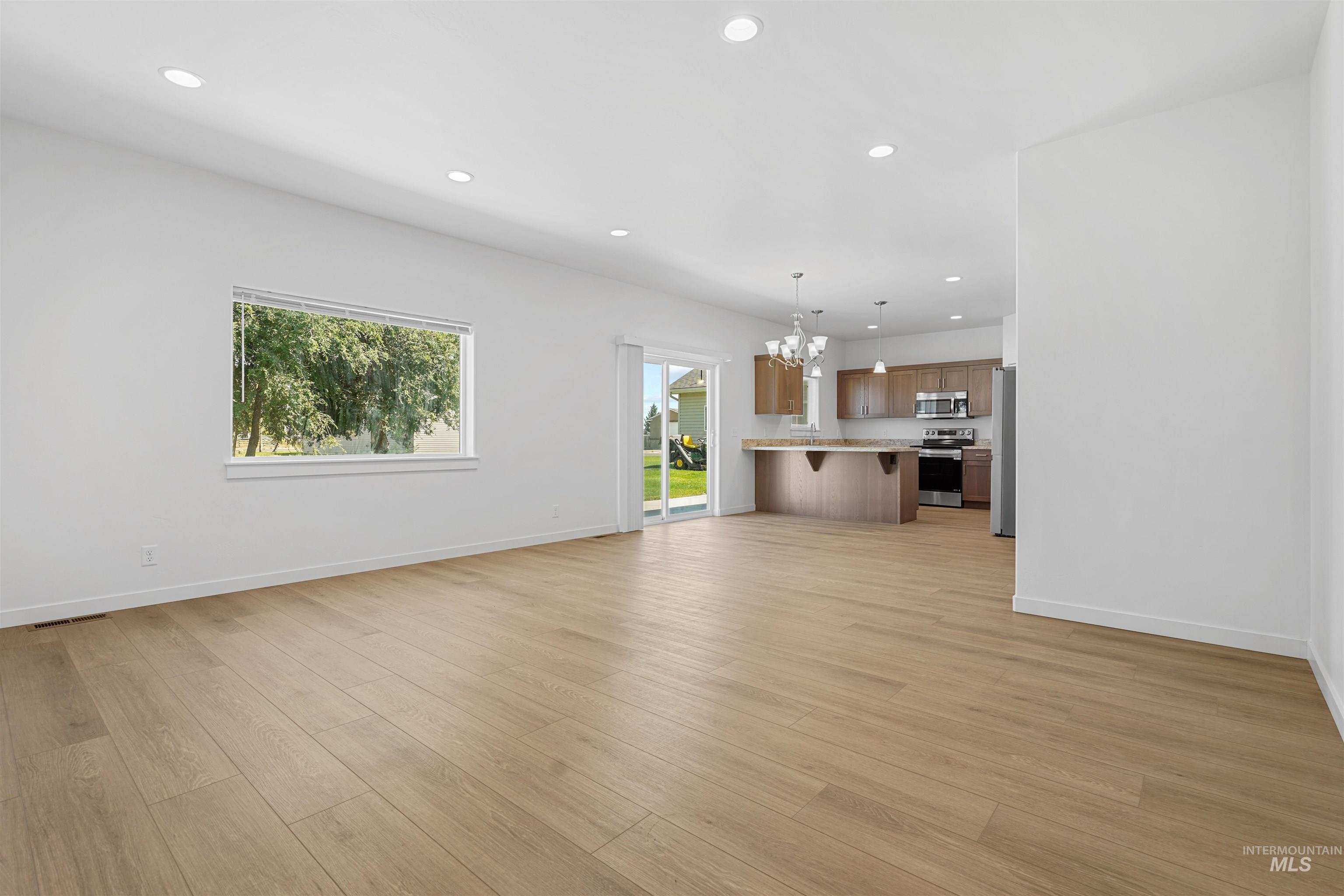 1432 Heritage Drive, Heyburn, Idaho 83336, 4 Bedrooms, 2 Bathrooms, Residential For Sale, Price $355,000,MLS 98958742