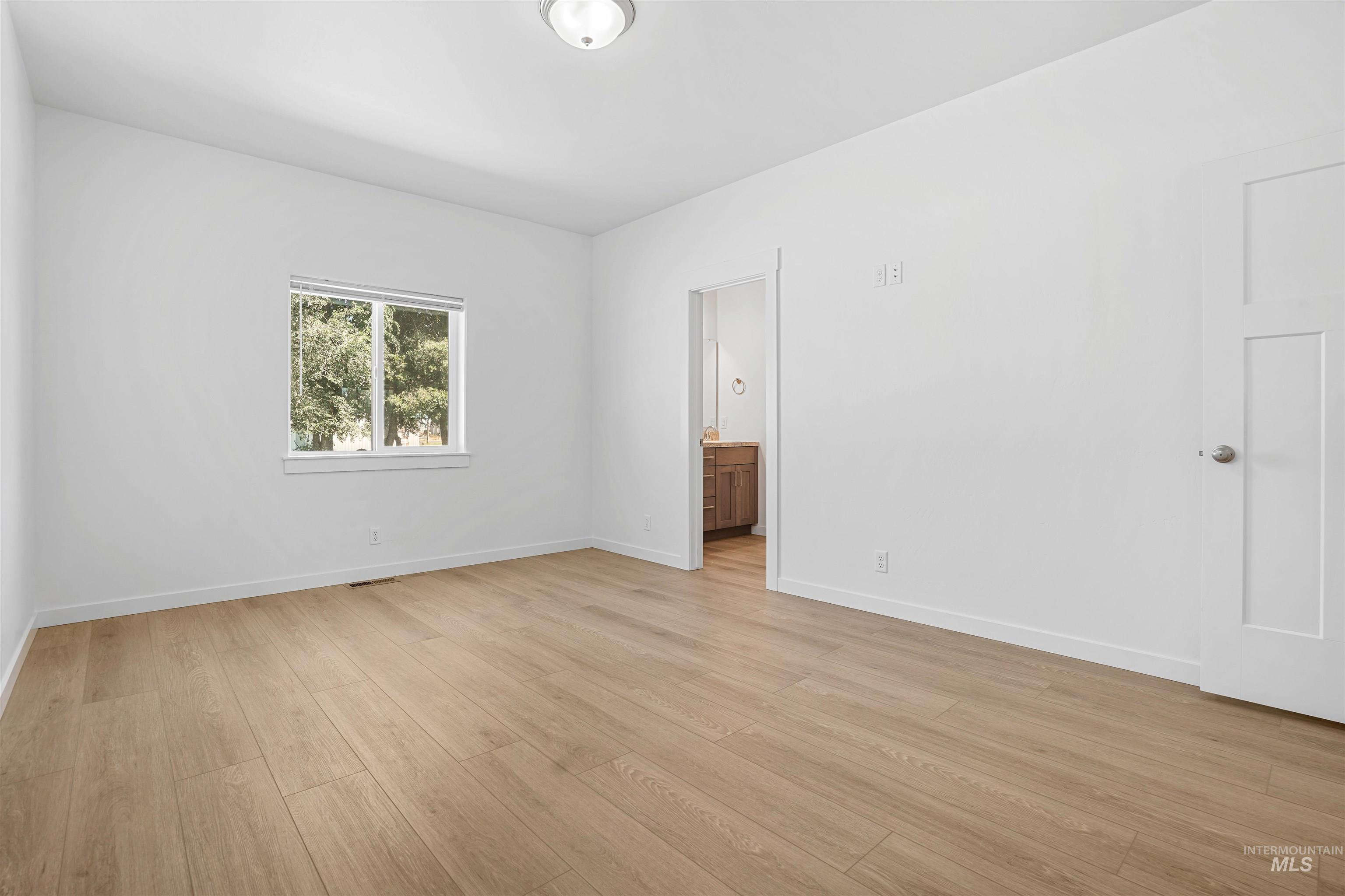 1432 Heritage Drive, Heyburn, Idaho 83336, 4 Bedrooms, 2 Bathrooms, Residential For Sale, Price $355,000,MLS 98958742