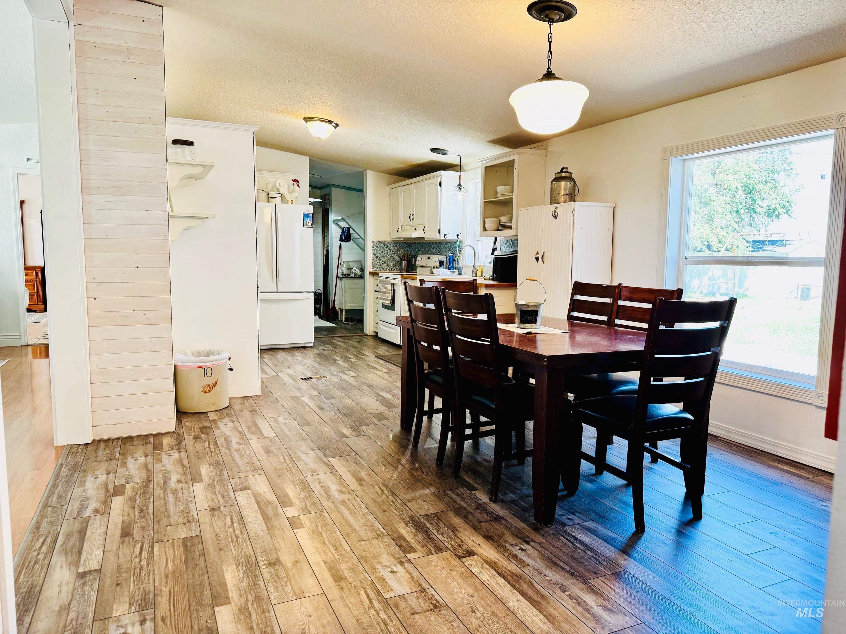 275 N Meridian, Rupert, Idaho 83350, 6 Bedrooms, 2 Bathrooms, Residential For Sale, Price $462,500, 98958748