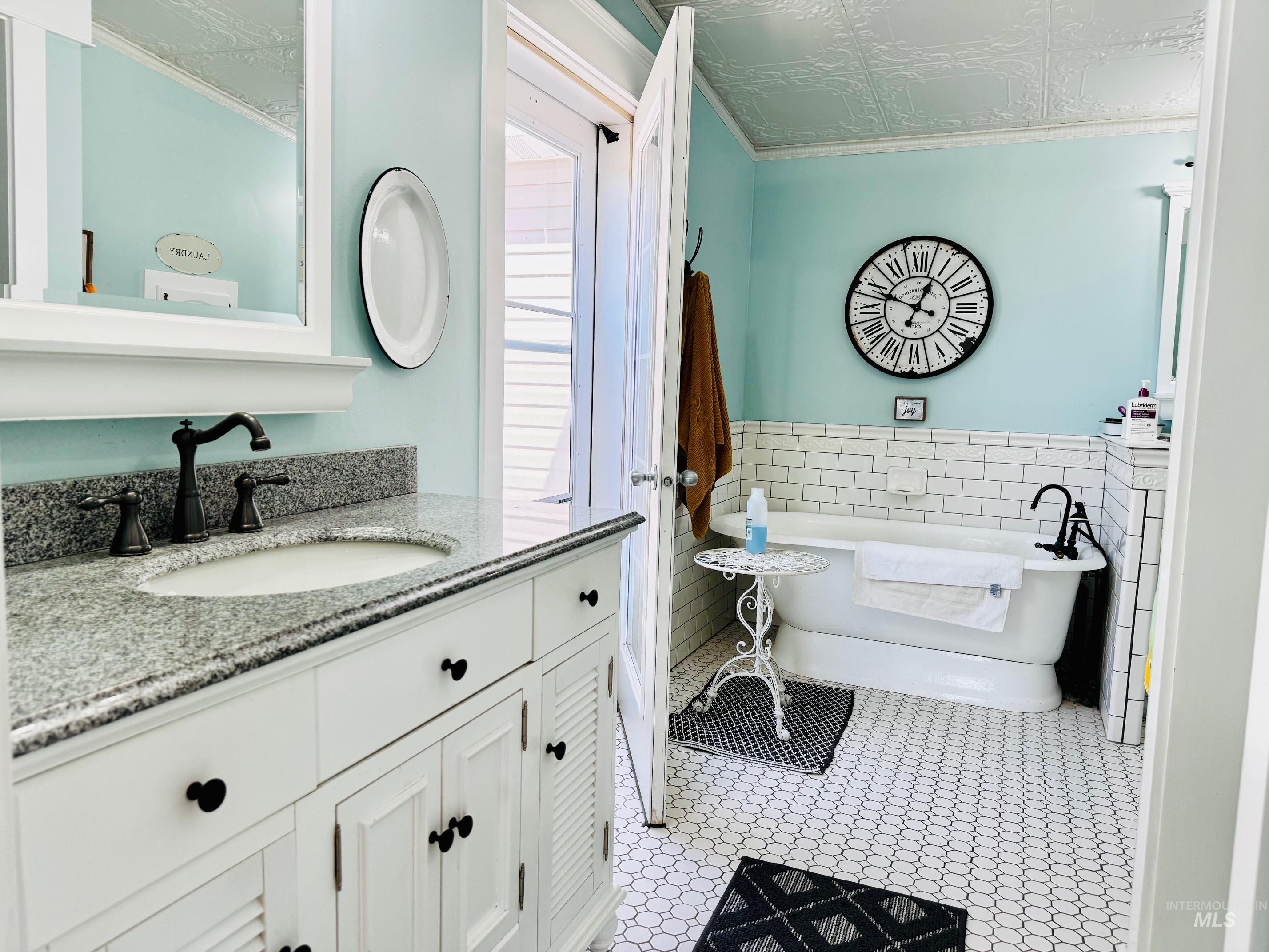 275 N Meridian, Rupert, Idaho 83350, 6 Bedrooms, 2 Bathrooms, Residential For Sale, Price $462,500, 98958748