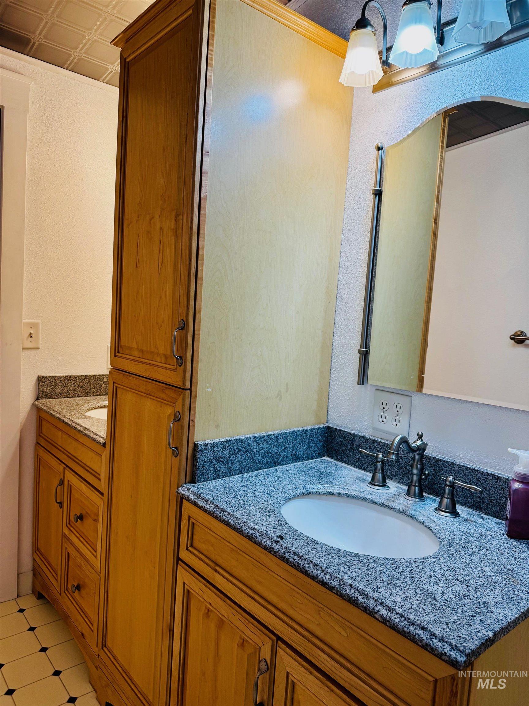 275 N Meridian, Rupert, Idaho 83350, 6 Bedrooms, 2 Bathrooms, Residential For Sale, Price $462,500, 98958748