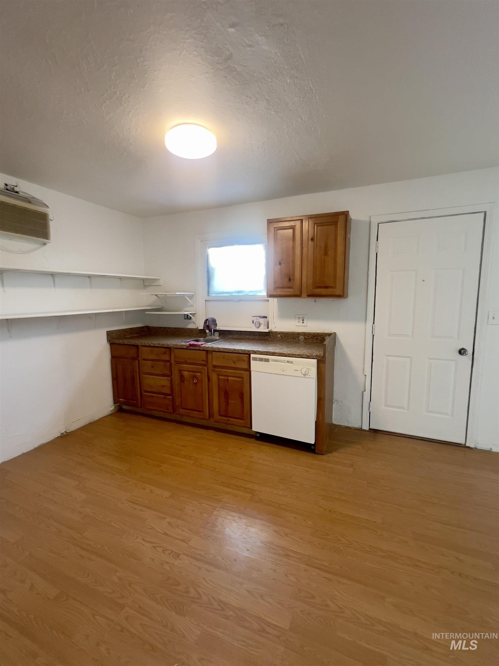 556 Gardner Ave, Twin Falls, Idaho 83301, 1 Bedroom, 1 Bathroom, Residential For Sale, Price $149,000,MLS 98958758