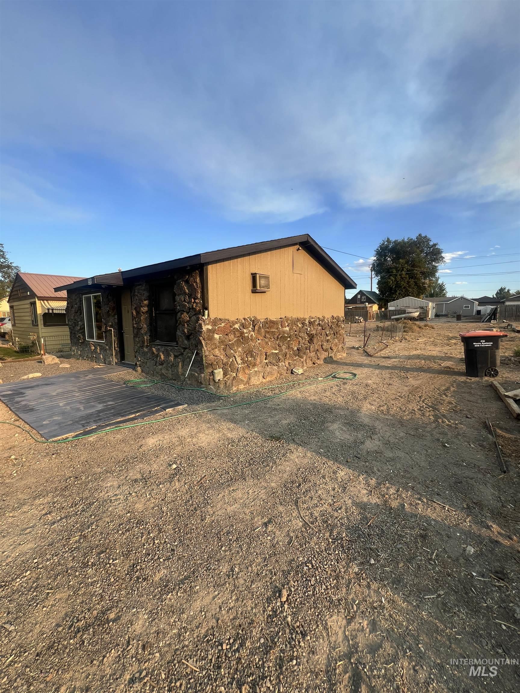 556 Gardner Ave, Twin Falls, Idaho 83301, 1 Bedroom, 1 Bathroom, Residential For Sale, Price $149,000,MLS 98958758