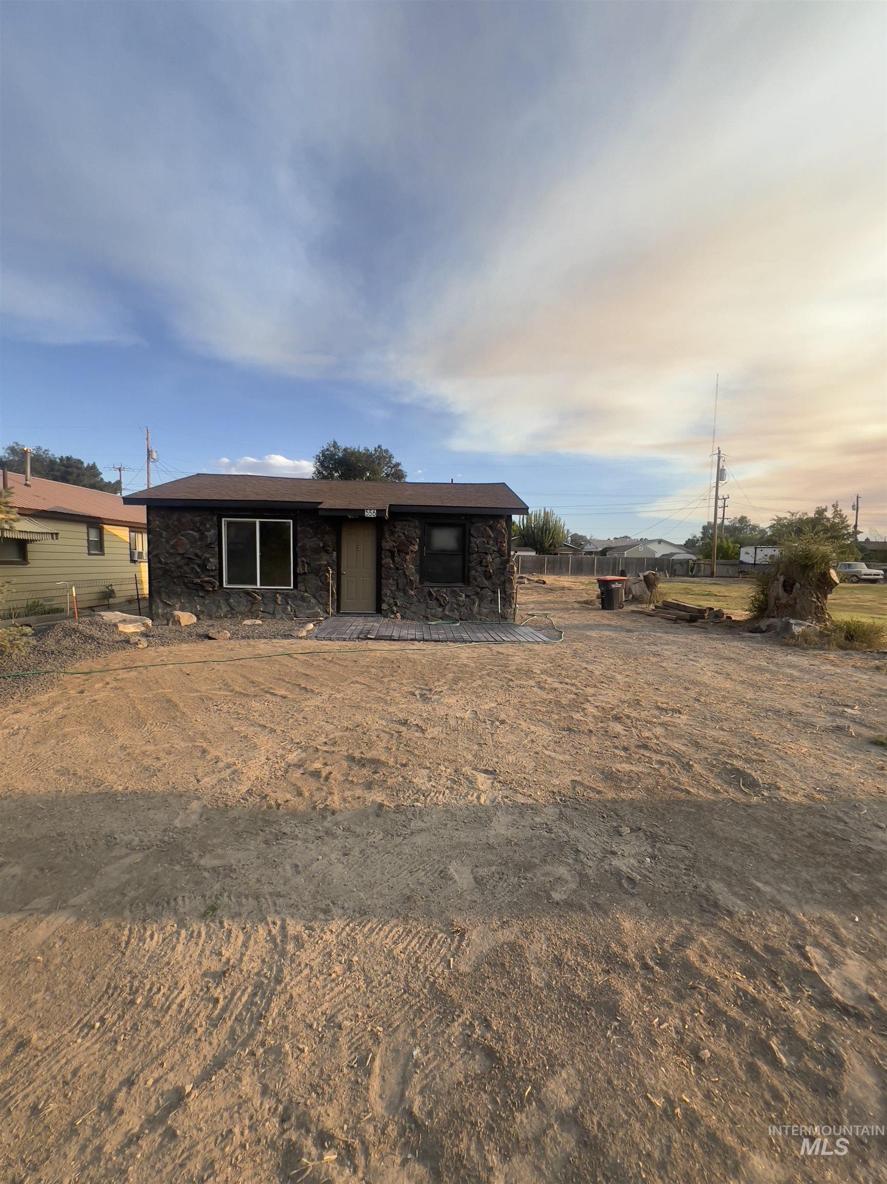 556 Gardner Ave, Twin Falls, Idaho 83301, 1 Bedroom, 1 Bathroom, Residential For Sale, Price $149,000,MLS 98958758