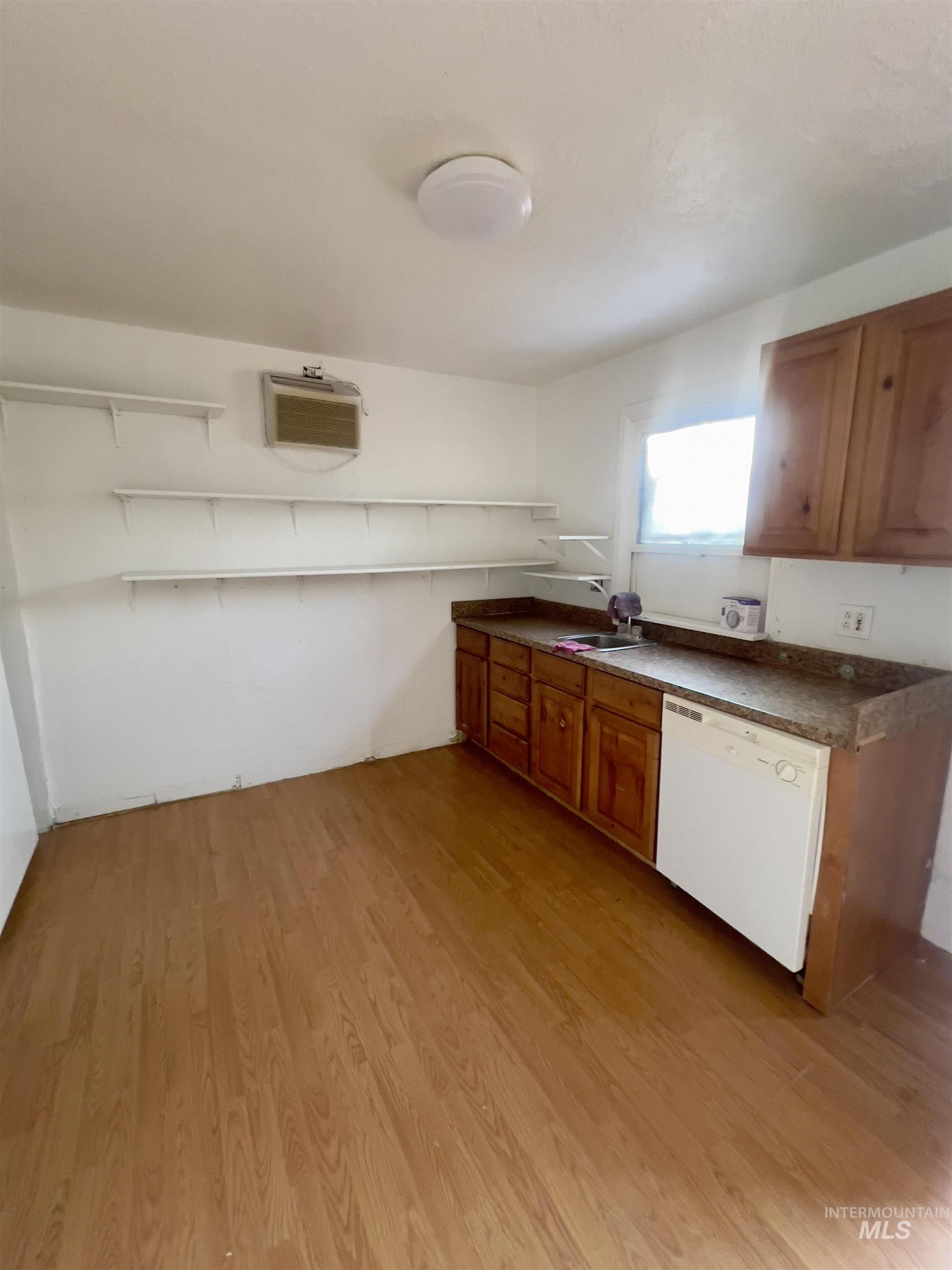 556 Gardner Ave, Twin Falls, Idaho 83301, 1 Bedroom, 1 Bathroom, Residential For Sale, Price $149,000,MLS 98958758