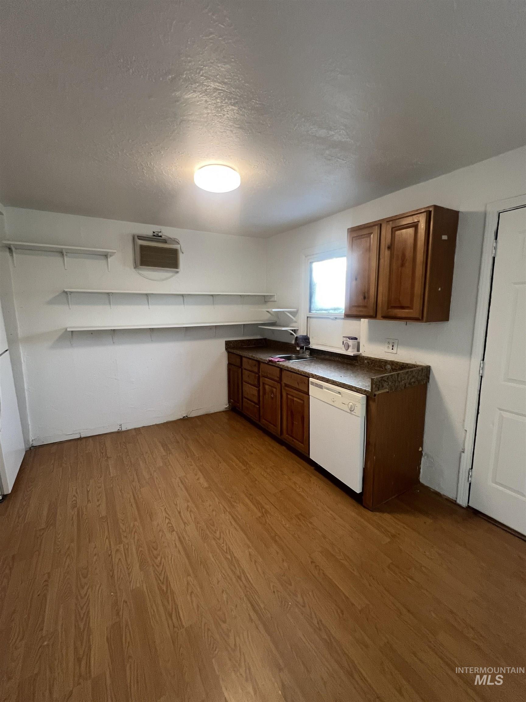 556 Gardner Ave, Twin Falls, Idaho 83301, 1 Bedroom, 1 Bathroom, Residential For Sale, Price $149,000,MLS 98958758