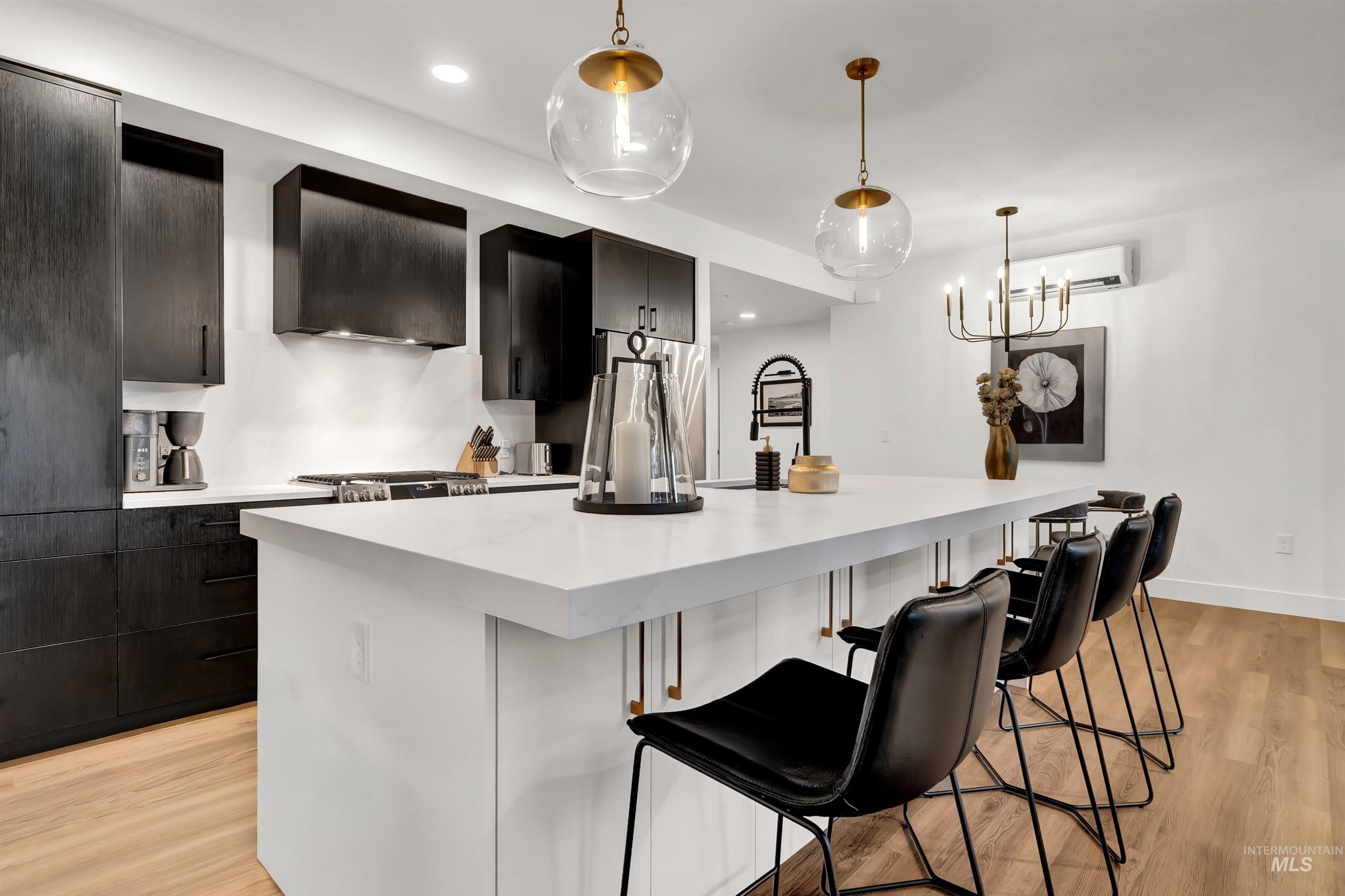 1620 W Bannock Street, Boise, Idaho 83702-5282, 2 Bedrooms, 2 Bathrooms, Residential For Sale, Price $614,900,MLS 98958831