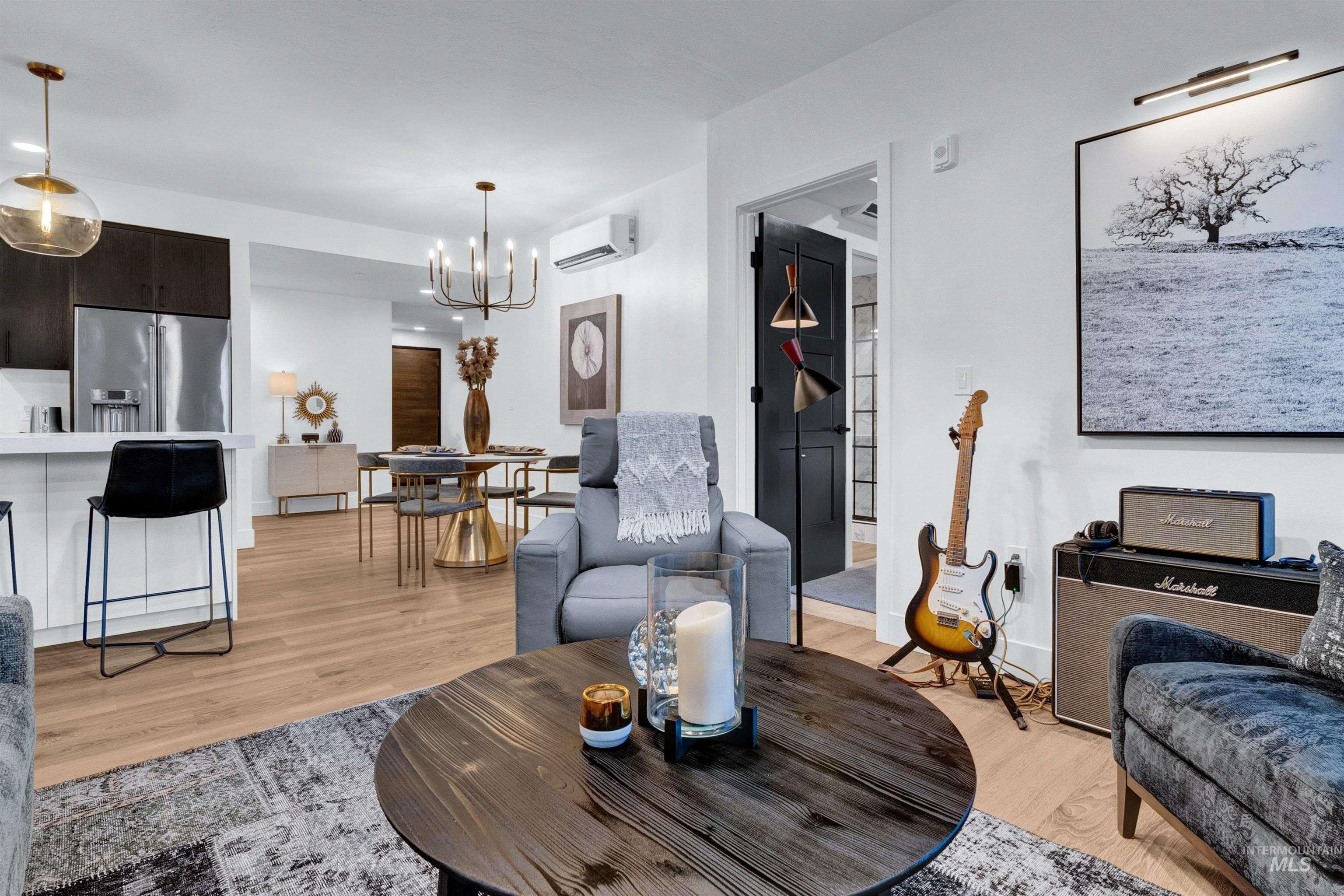 1620 W Bannock Street, Boise, Idaho 83702-5282, 2 Bedrooms, 2 Bathrooms, Residential For Sale, Price $614,900,MLS 98958831