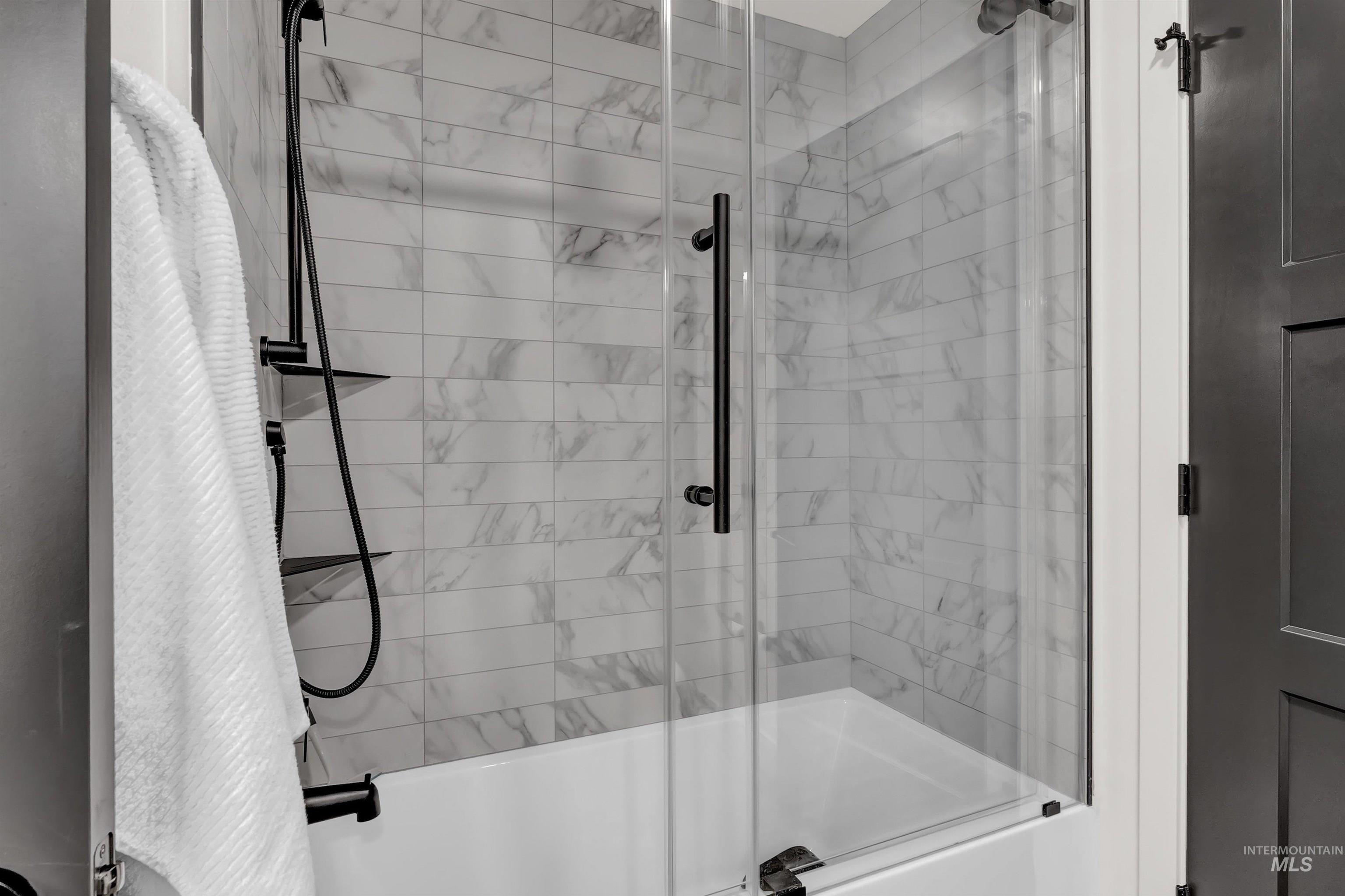 1620 W Bannock Street, Boise, Idaho 83702-5282, 2 Bedrooms, 2 Bathrooms, Residential For Sale, Price $614,900,MLS 98958831