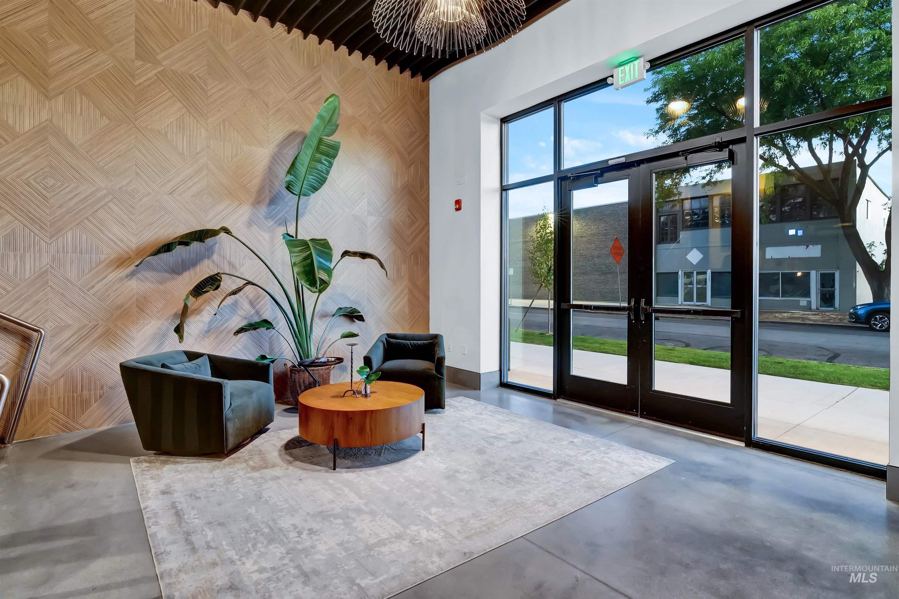 1620 W Bannock Street, Boise, Idaho 83702-5282, 2 Bedrooms, 2 Bathrooms, Residential For Sale, Price $614,900,MLS 98958831