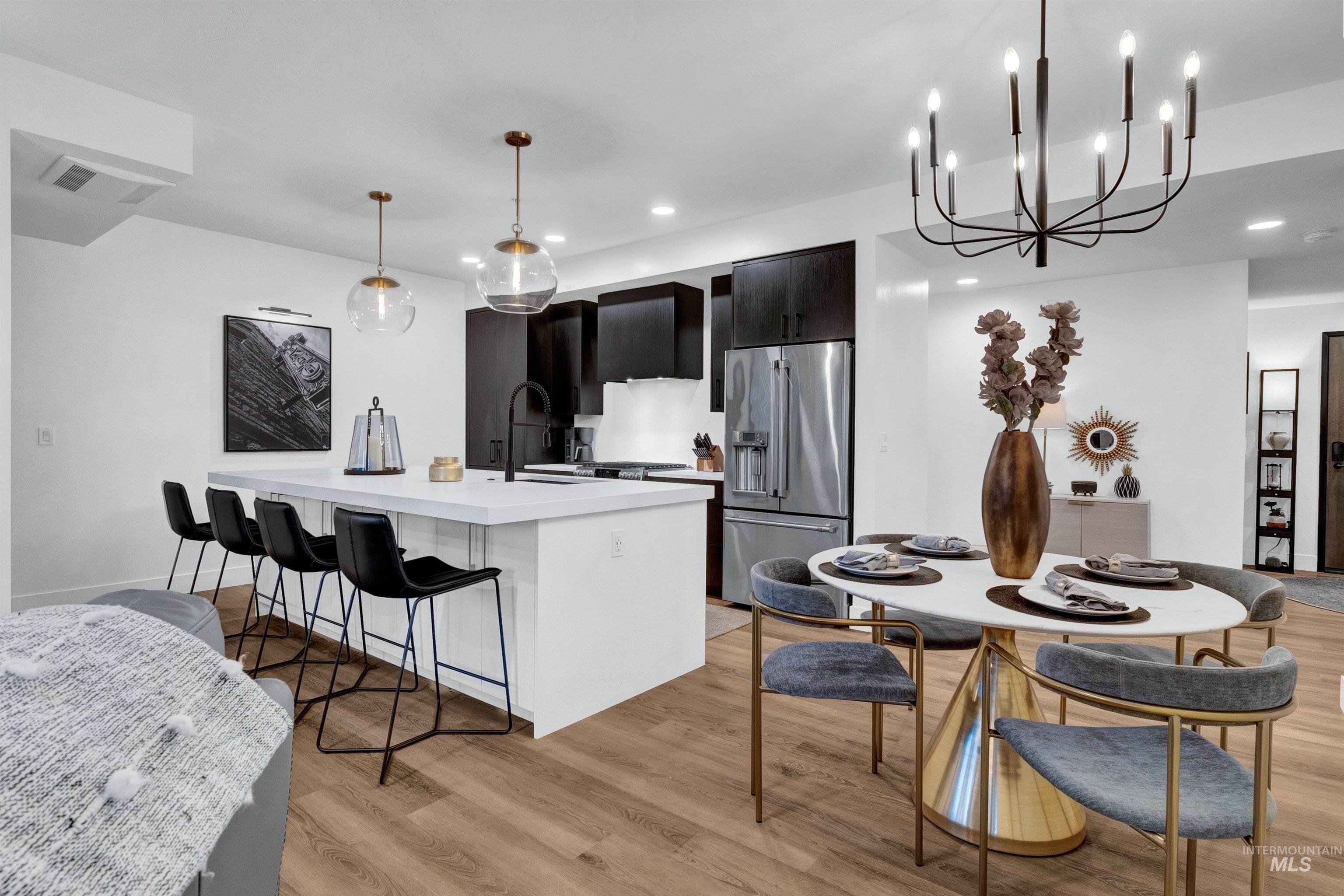 1620 W Bannock Street, Boise, Idaho 83702-5282, 2 Bedrooms, 2 Bathrooms, Residential For Sale, Price $614,900,MLS 98958831