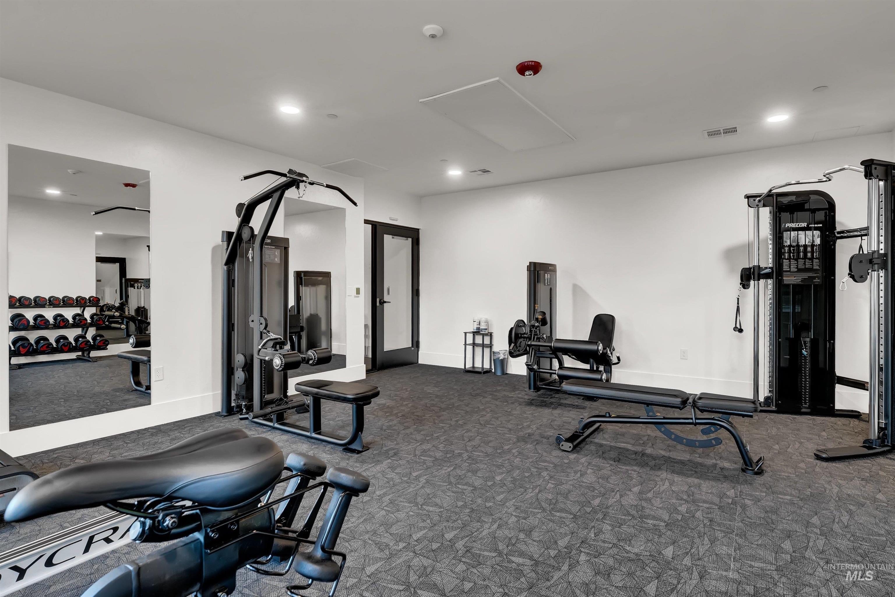 1620 W Bannock Street, Boise, Idaho 83702-5282, 2 Bedrooms, 2 Bathrooms, Residential For Sale, Price $614,900,MLS 98958831