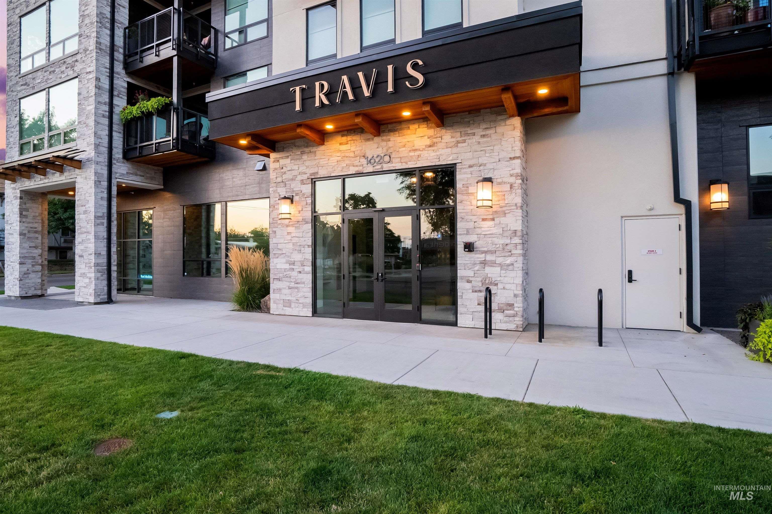 1620 W Bannock Street, Boise, Idaho 83702-5282, 2 Bedrooms, 2 Bathrooms, Residential For Sale, Price $614,900,MLS 98958831