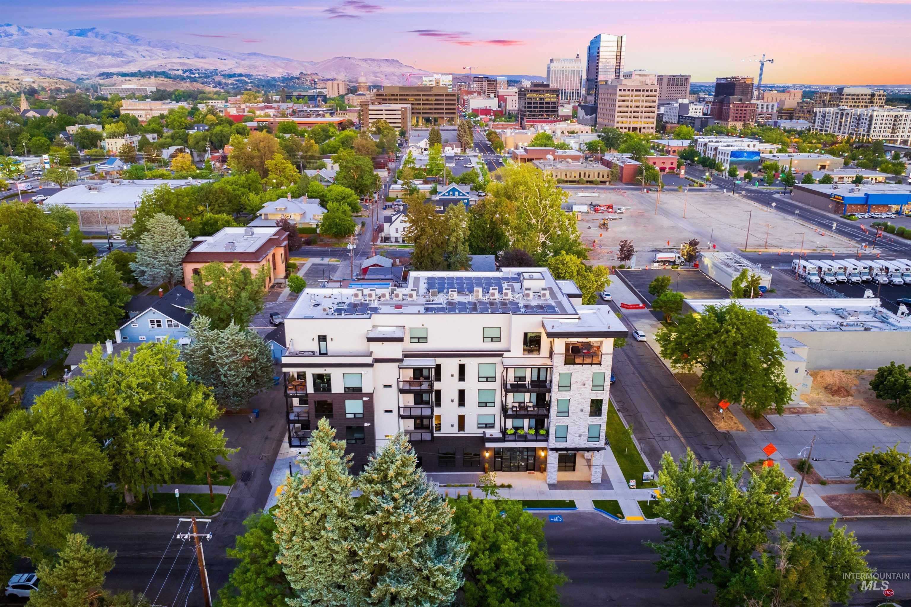 1620 W Bannock Street, Boise, Idaho 83702-5282, 2 Bedrooms, 2 Bathrooms, Residential For Sale, Price $614,900,MLS 98958831